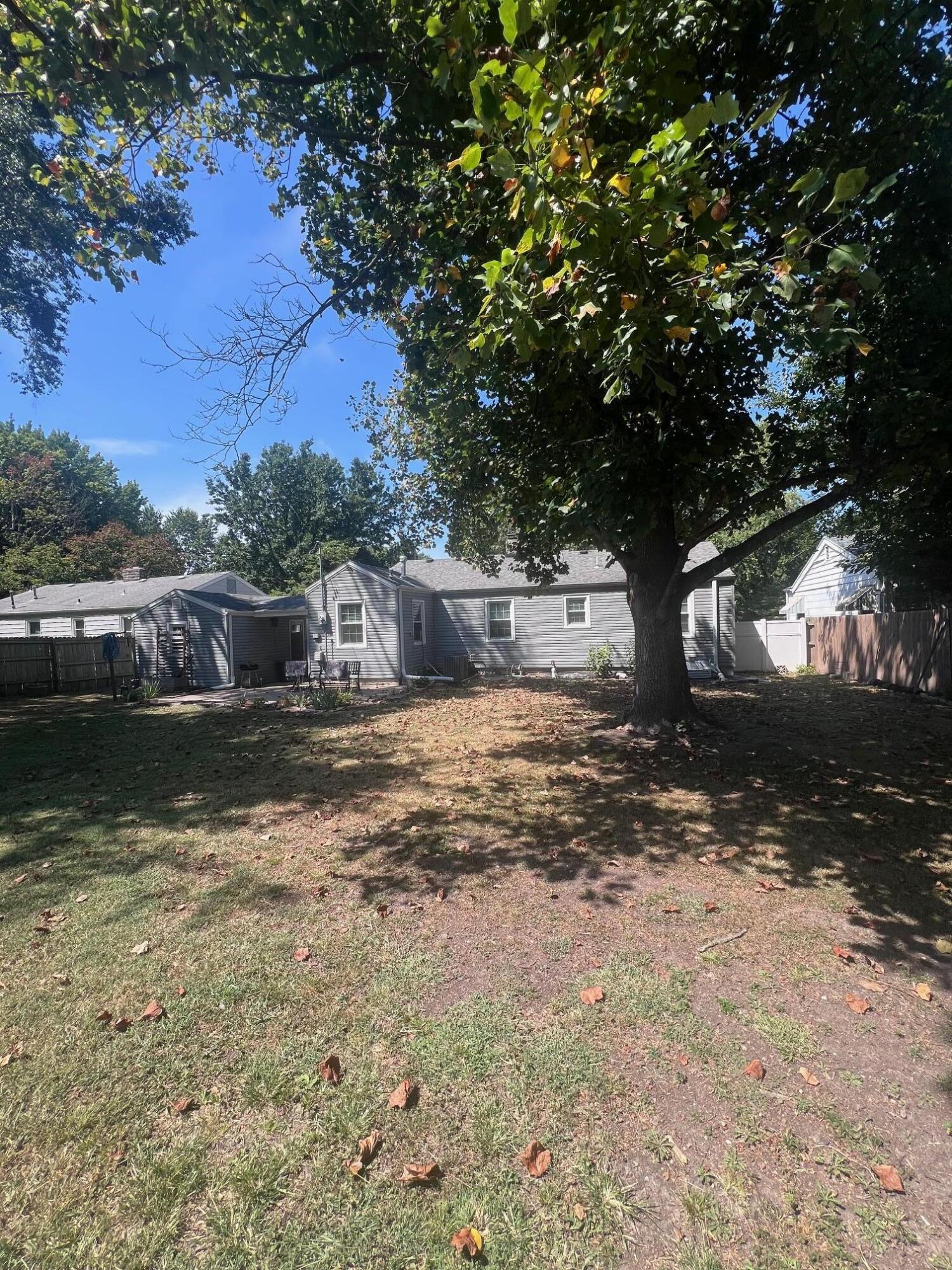 1518 South Kentwood Avenue Property Photo 20