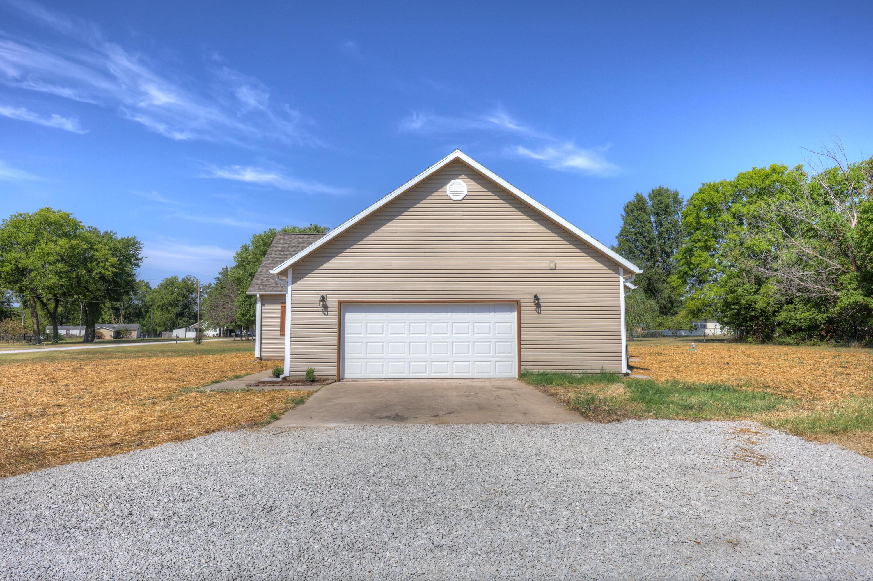 21419 Jester Lane Property Photo 9
