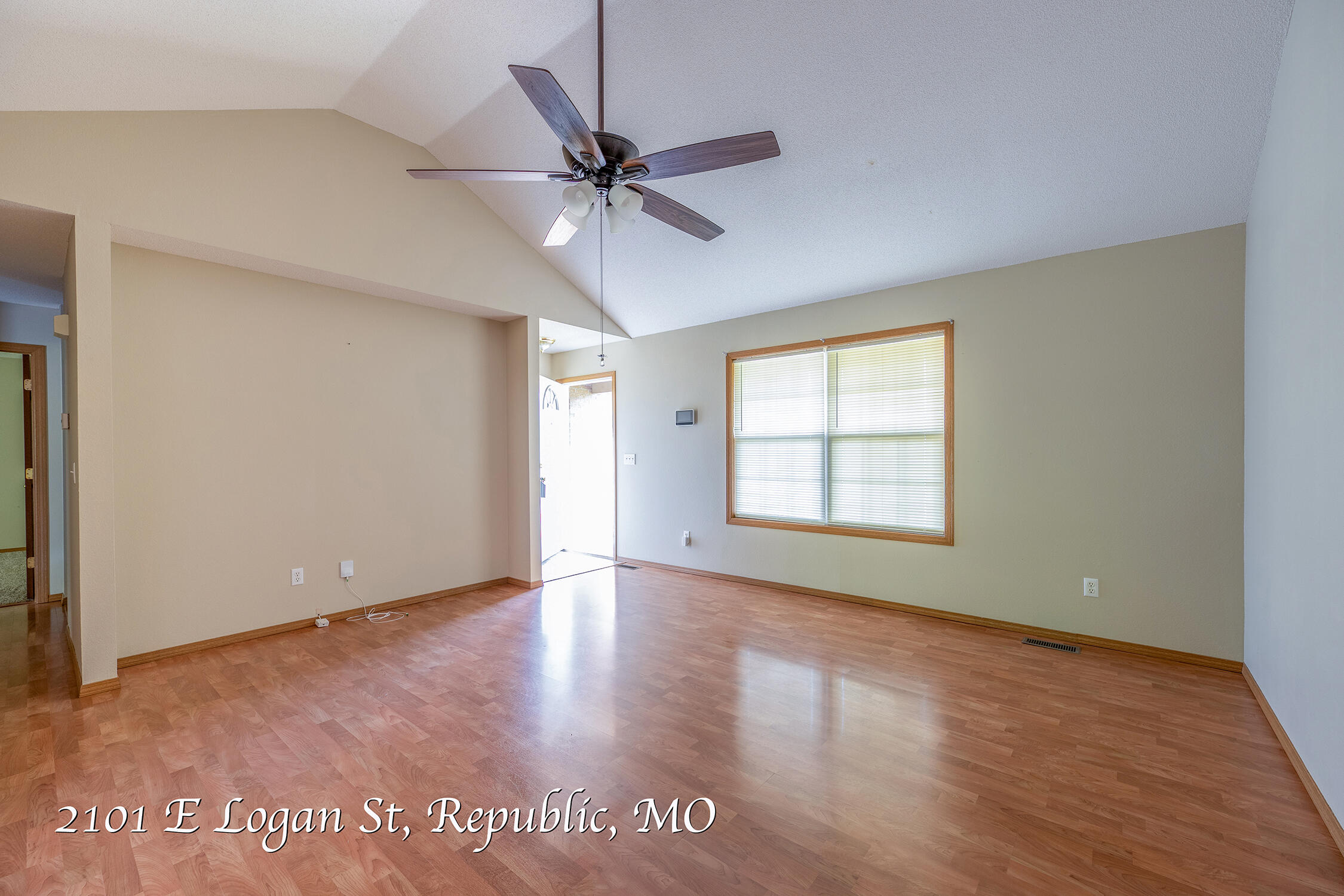 2101 East Logan Street Property Photo 9