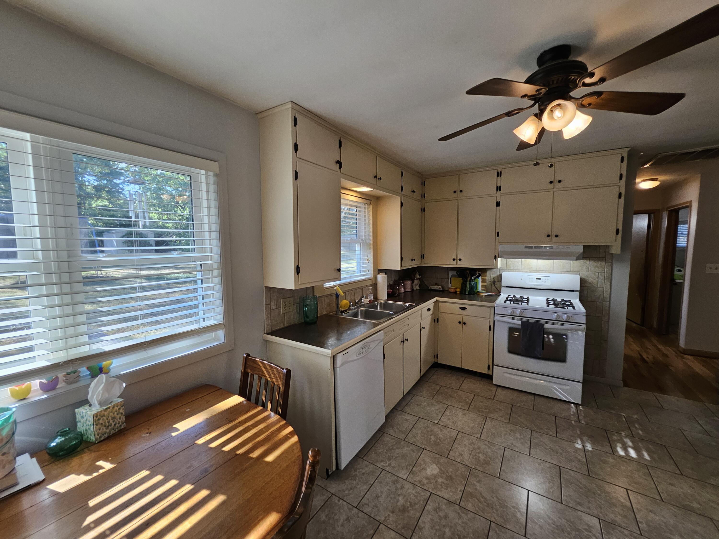 1310 6th Street Property Photo 6