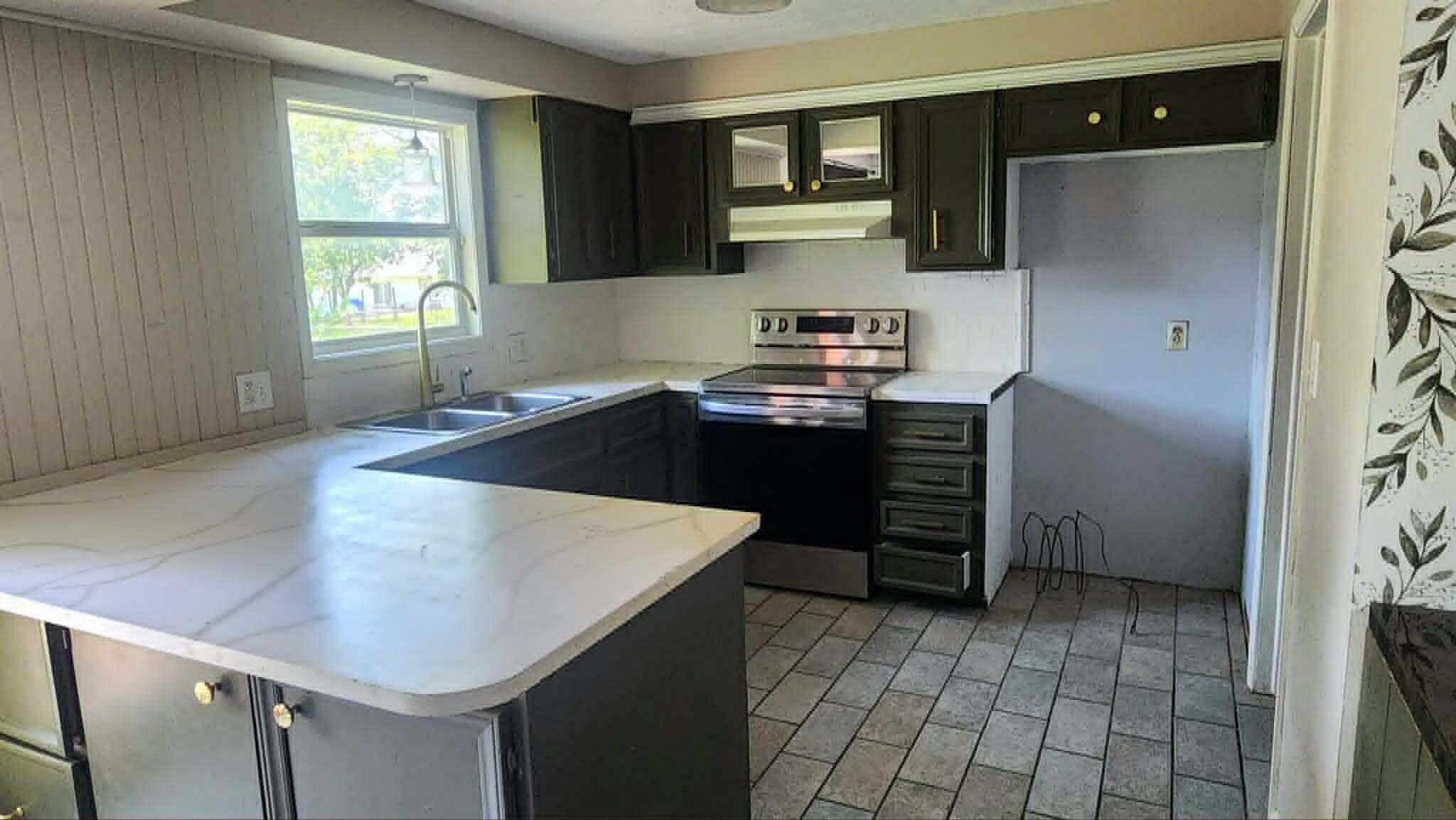 904 East Smith Street Property Photo 3
