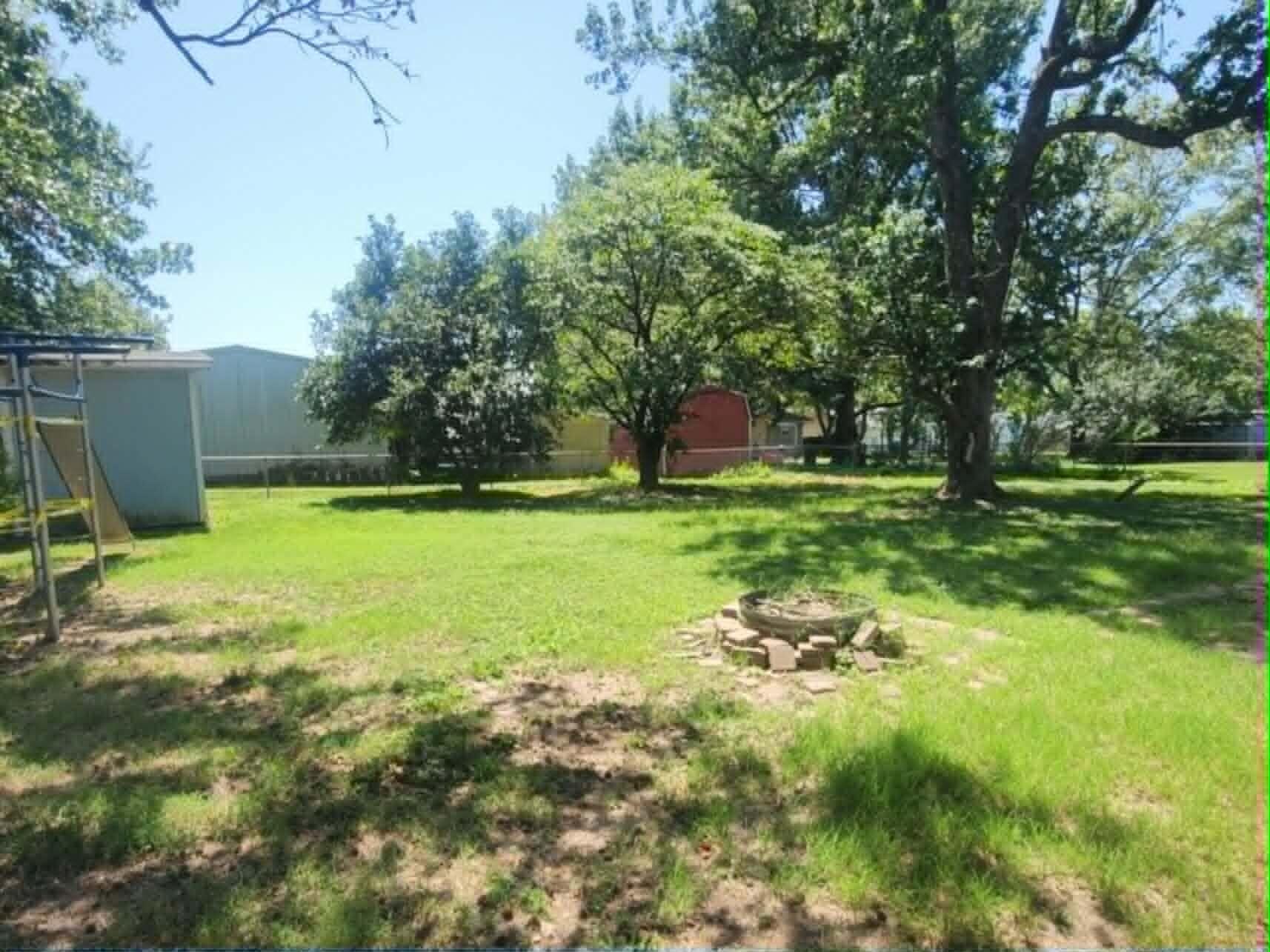 904 East Smith Street Property Photo 5