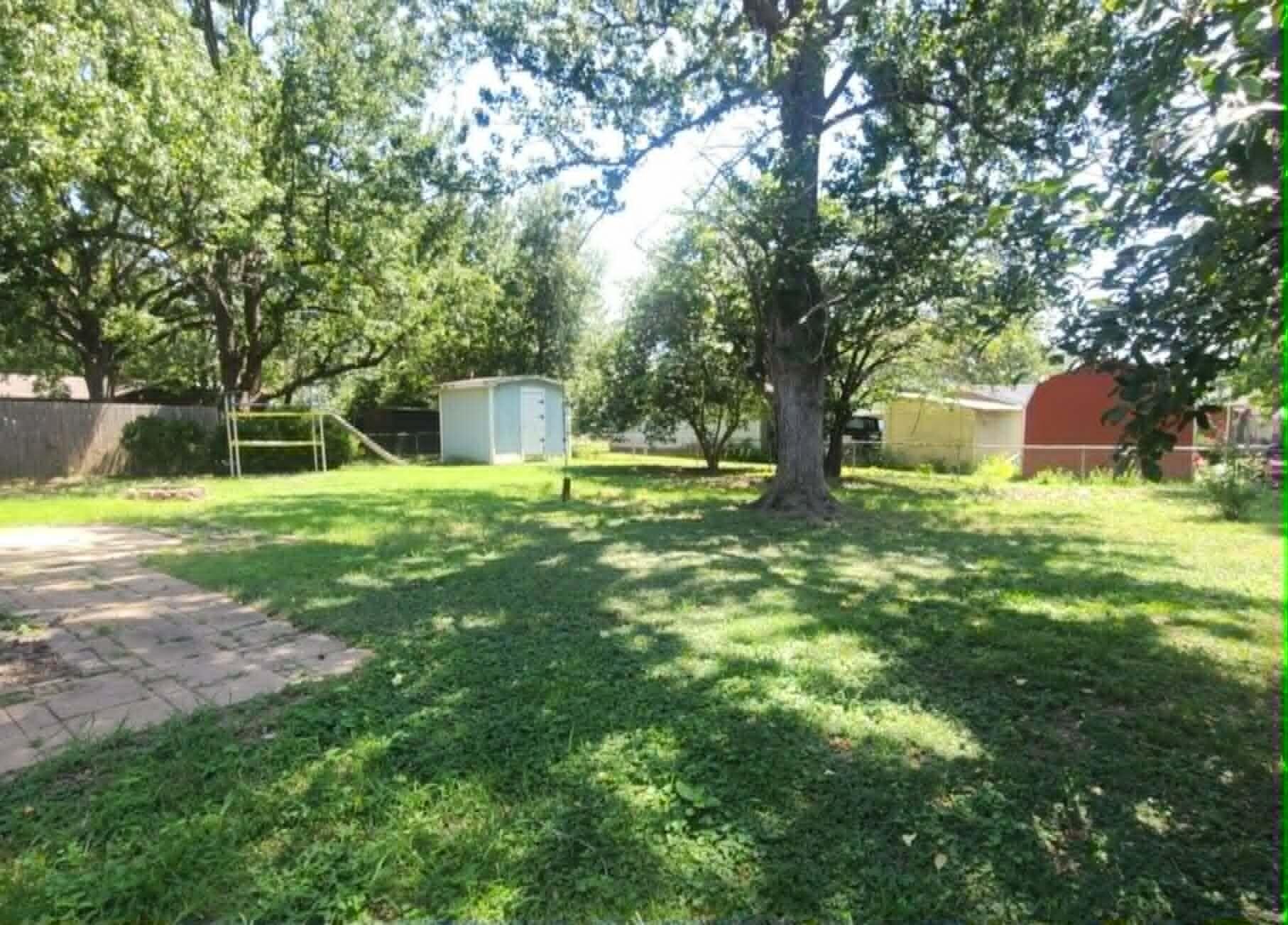 904 East Smith Street Property Photo 6