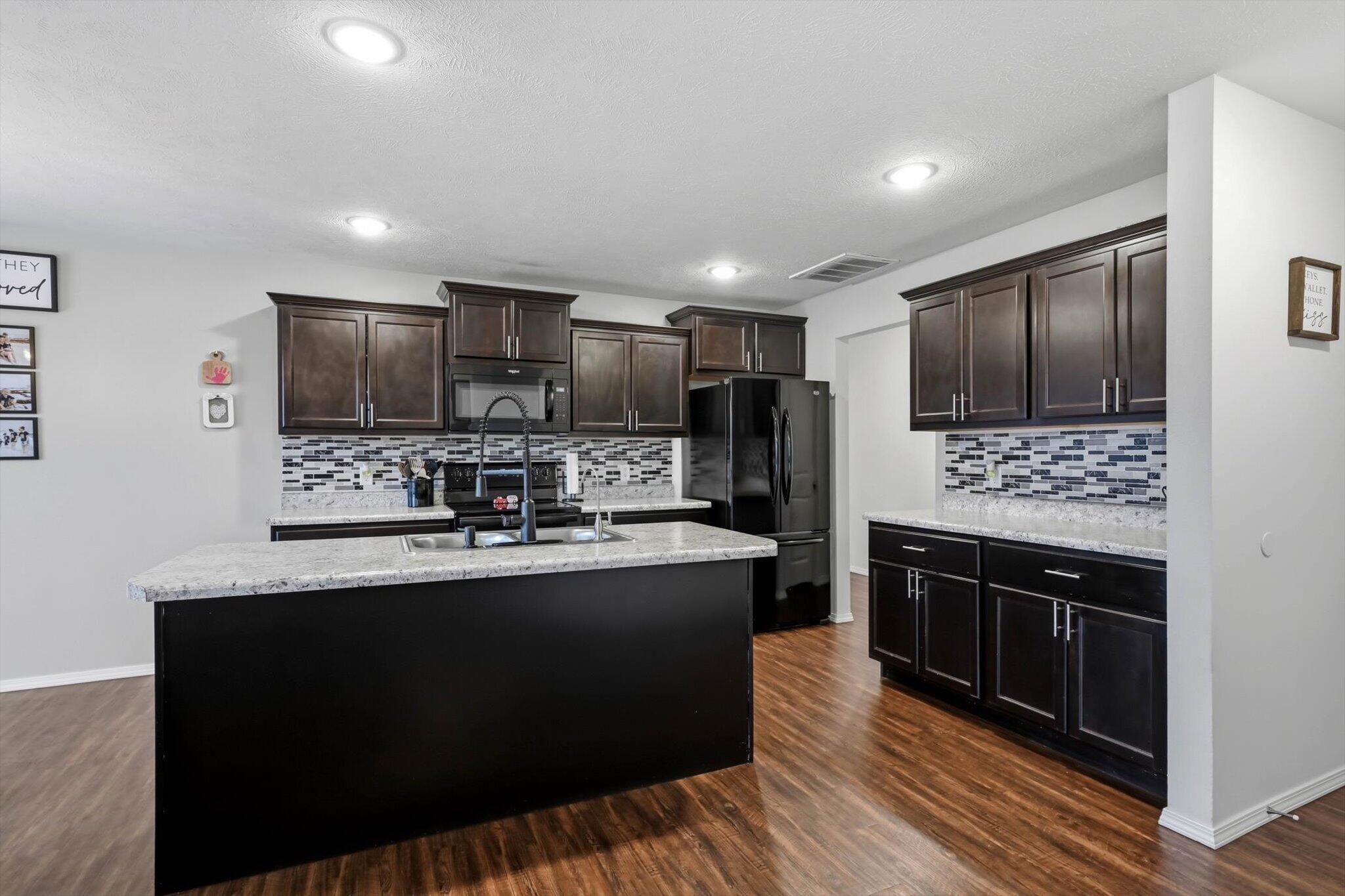 1320 South Olde Savannah Avenue Property Photo 6