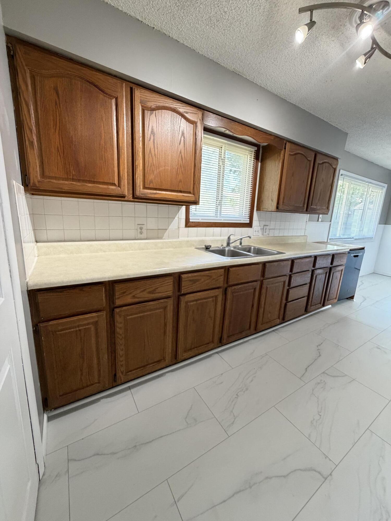 130 North Lafayette Avenue Property Photo 10