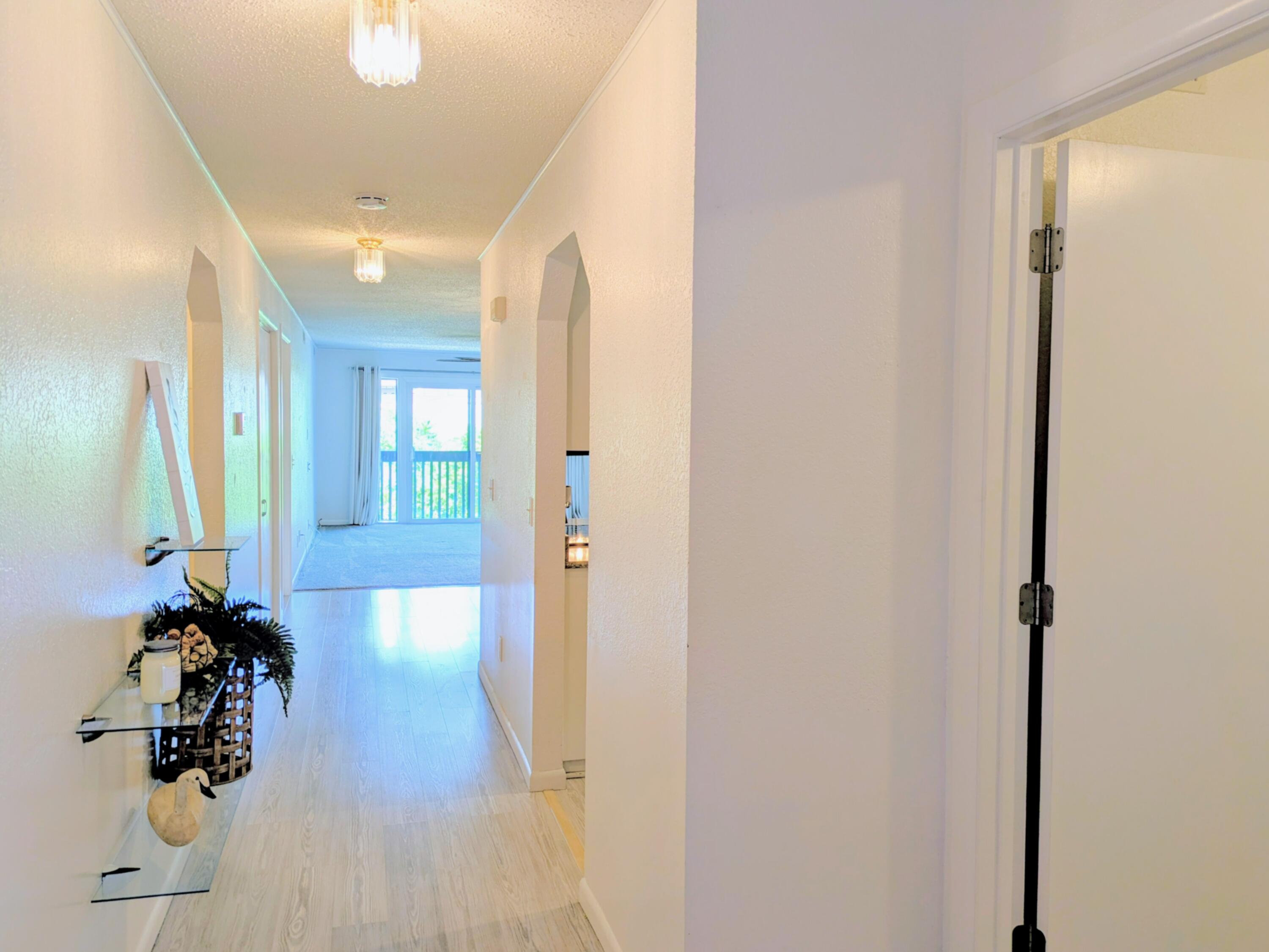 150 Sunken Forest Dr. 8-211 Property Photo 2