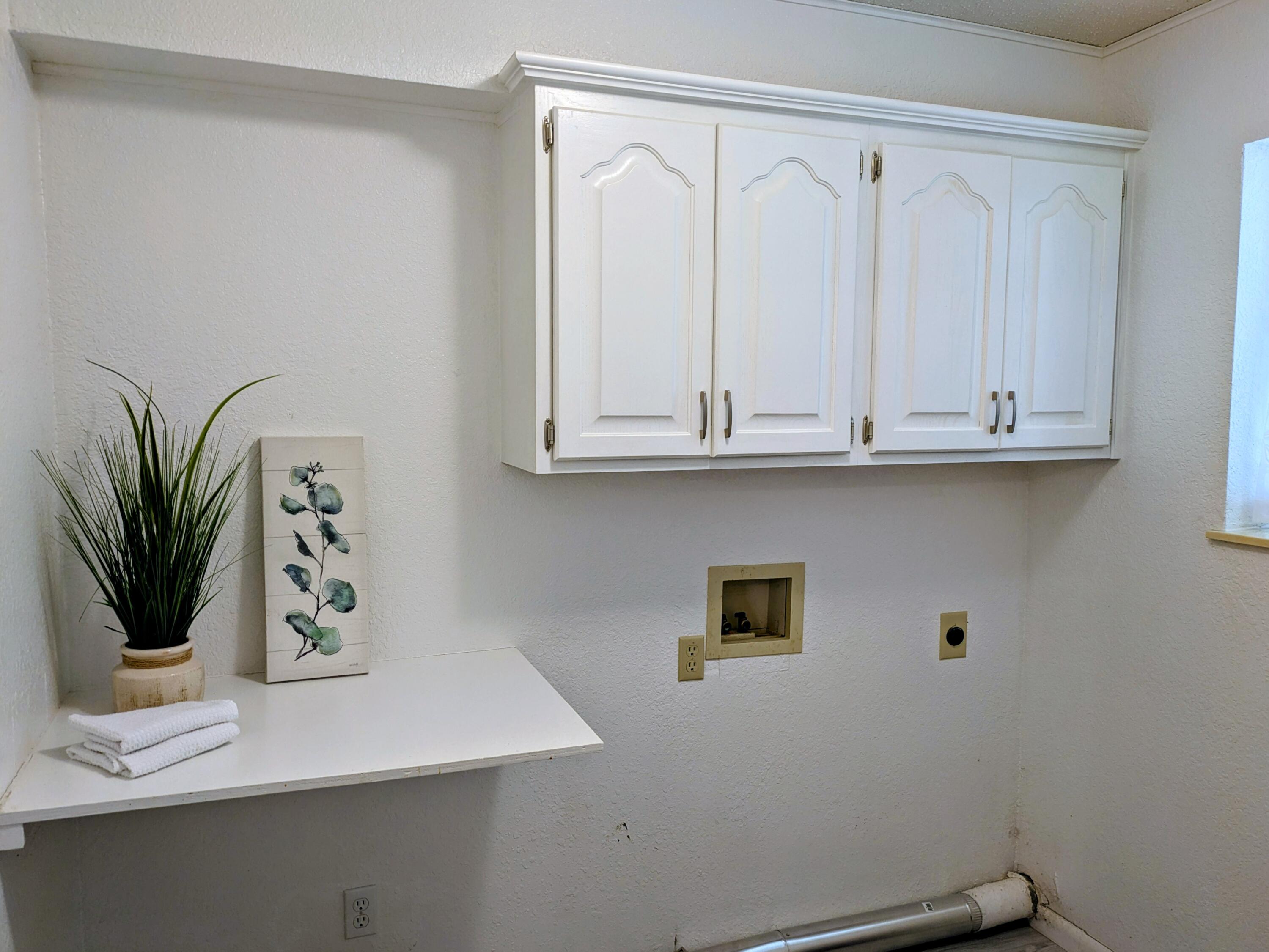 150 Sunken Forest Dr. 8-211 Property Photo 4