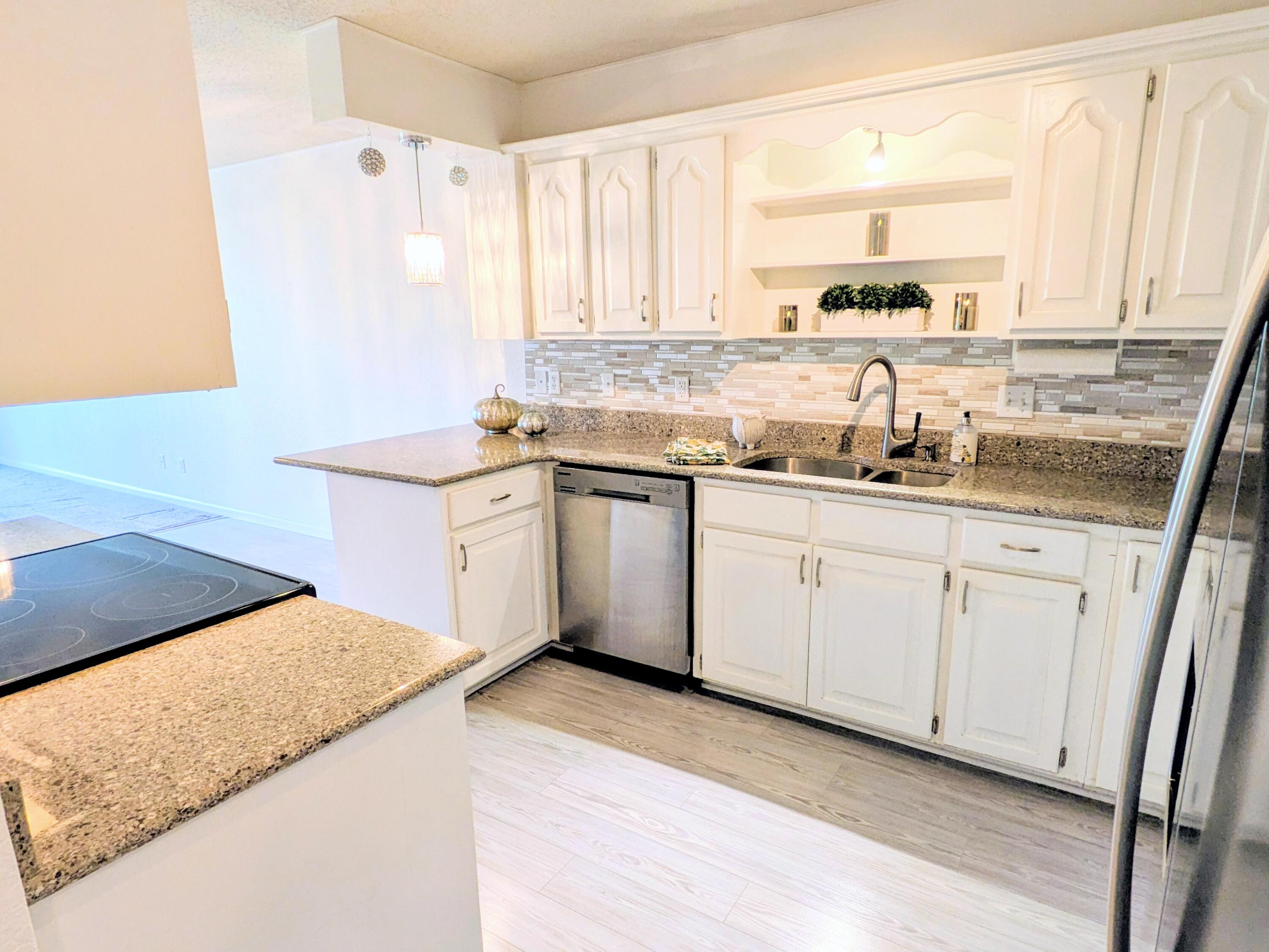 150 Sunken Forest Dr. 8-211 Property Photo 8