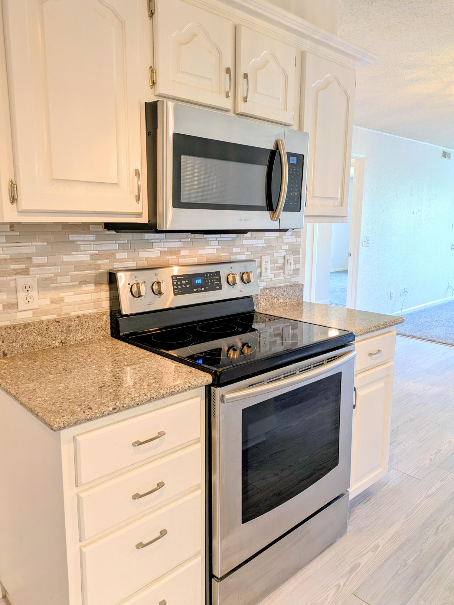 150 Sunken Forest Dr. 8-211 Property Photo 12