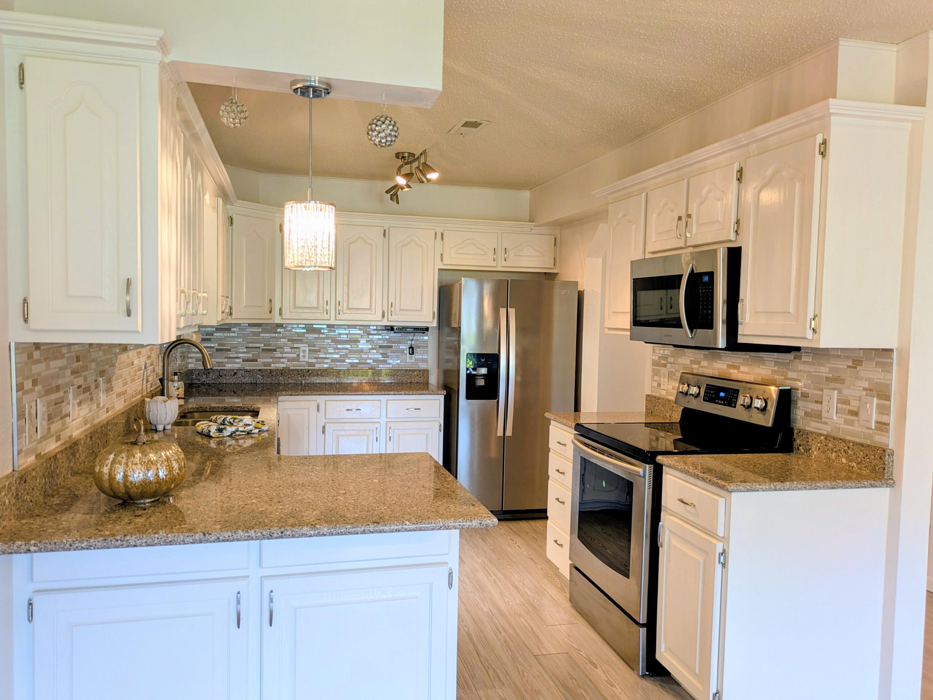 150 Sunken Forest Dr. 8-211 Property Photo 21