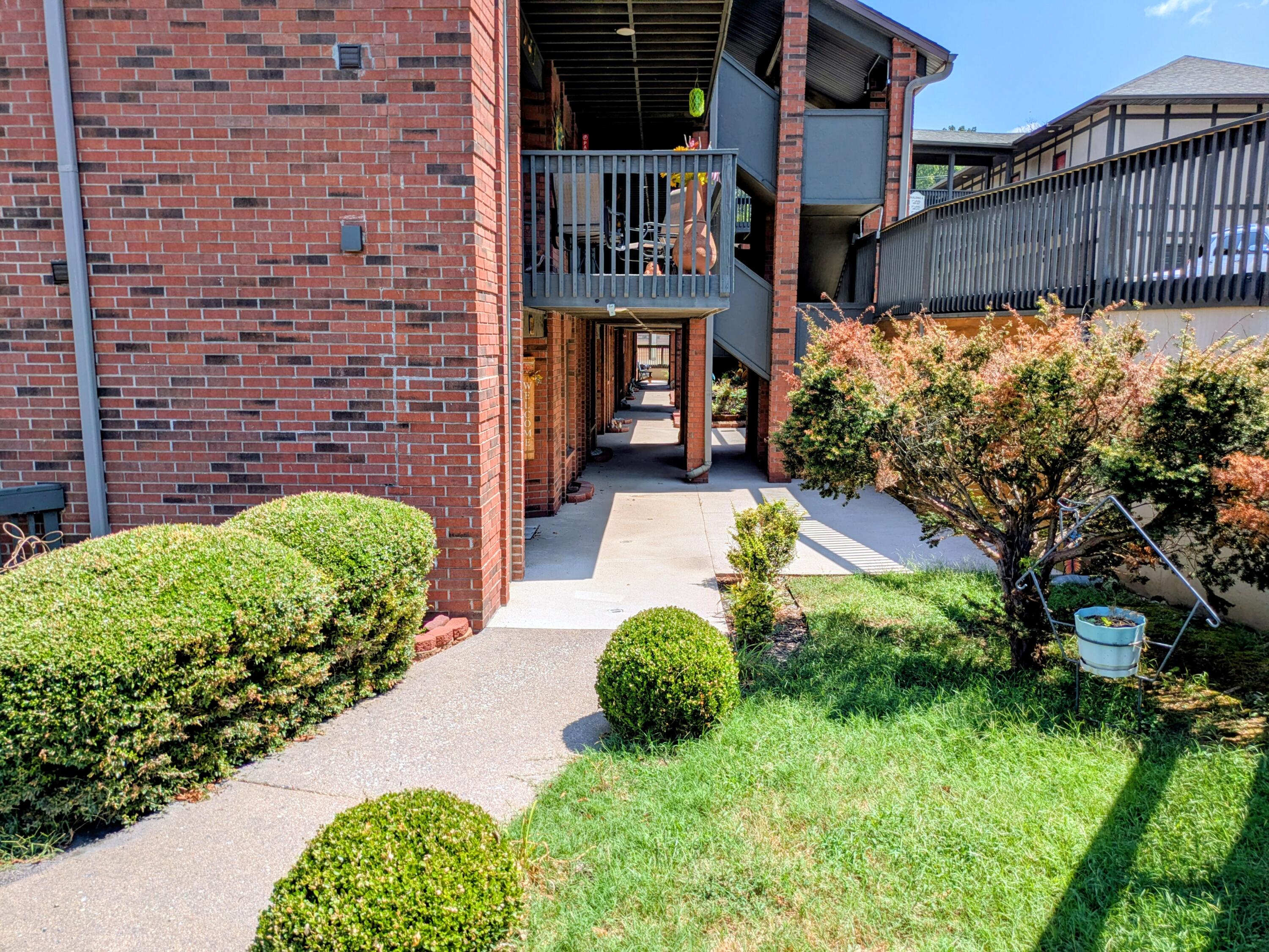 150 Sunken Forest Dr. 8-211 Property Photo 71