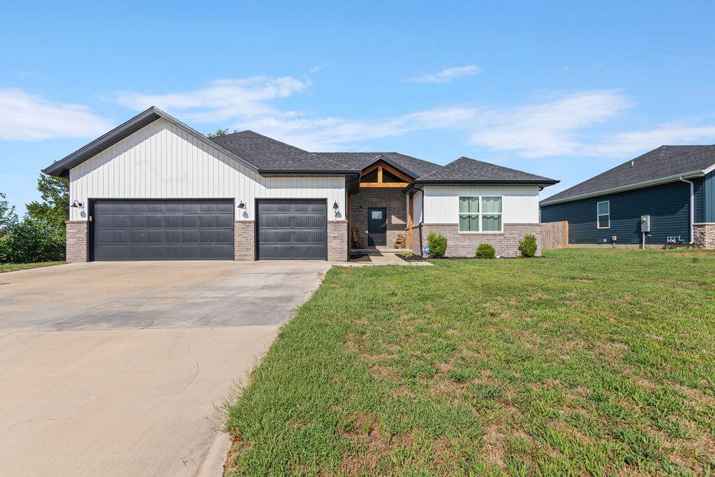 733 North Dean Lane