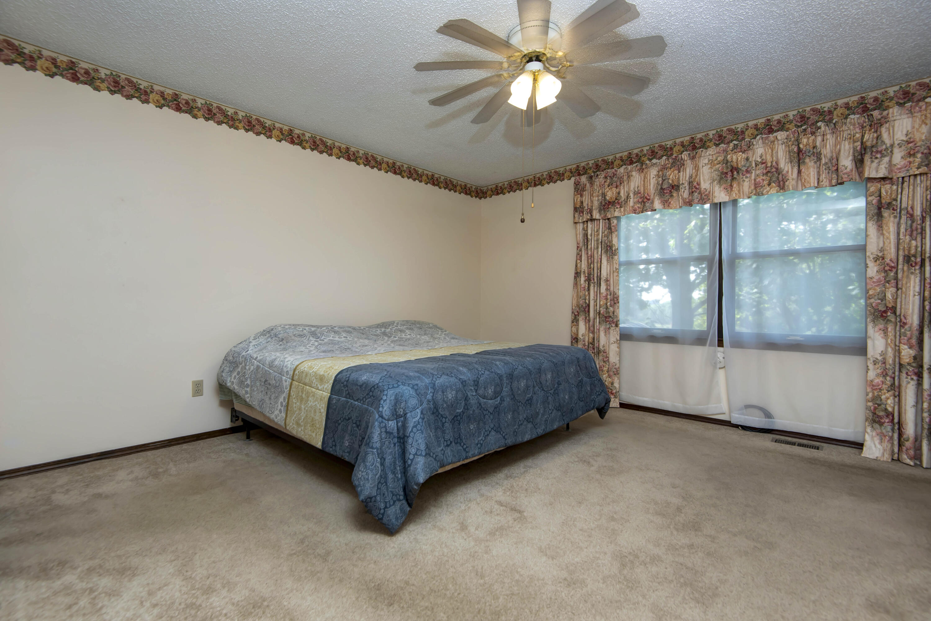 506 East Kingsley Street Property Photo 12