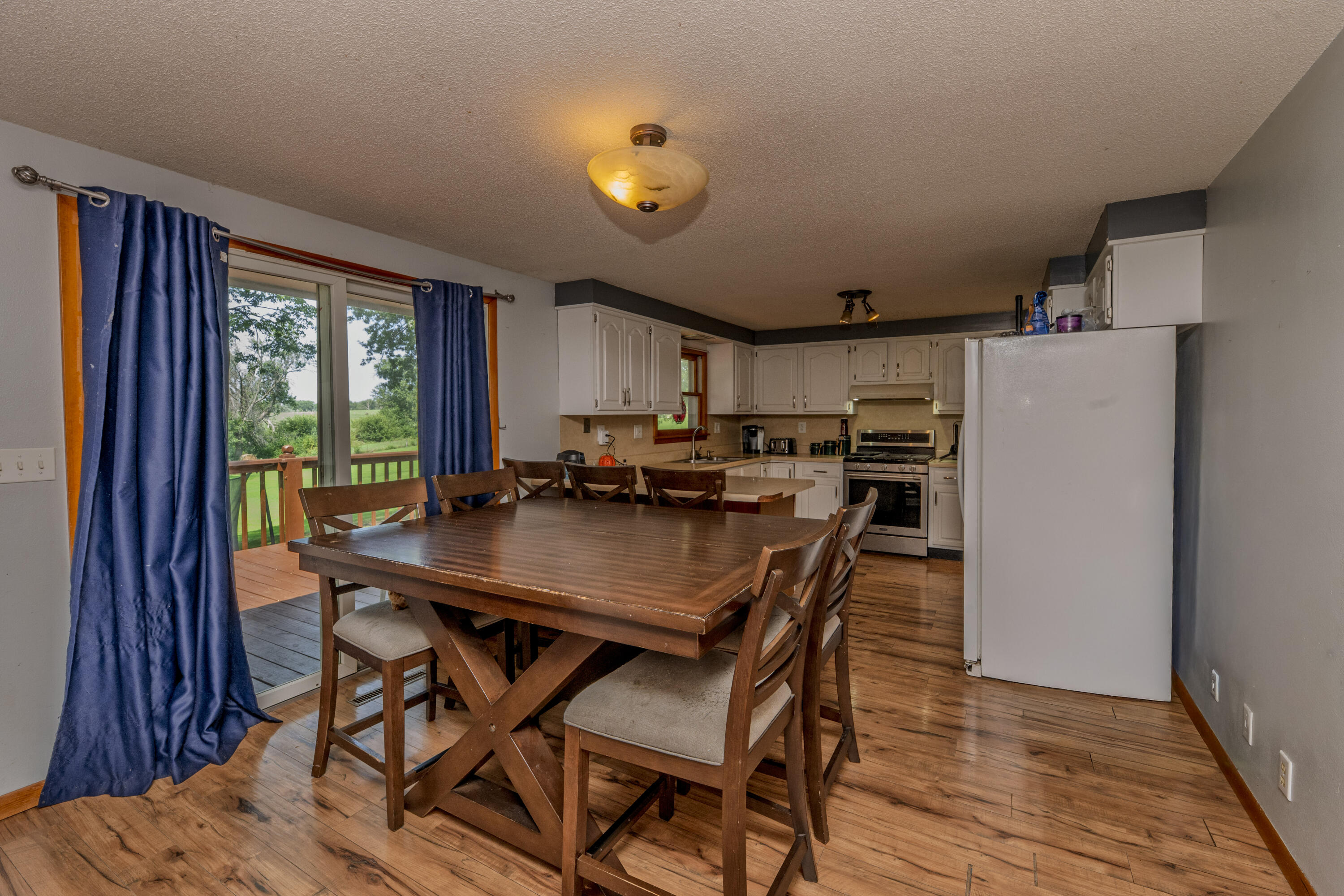 3311 Lake Trenton Drive Property Photo 4