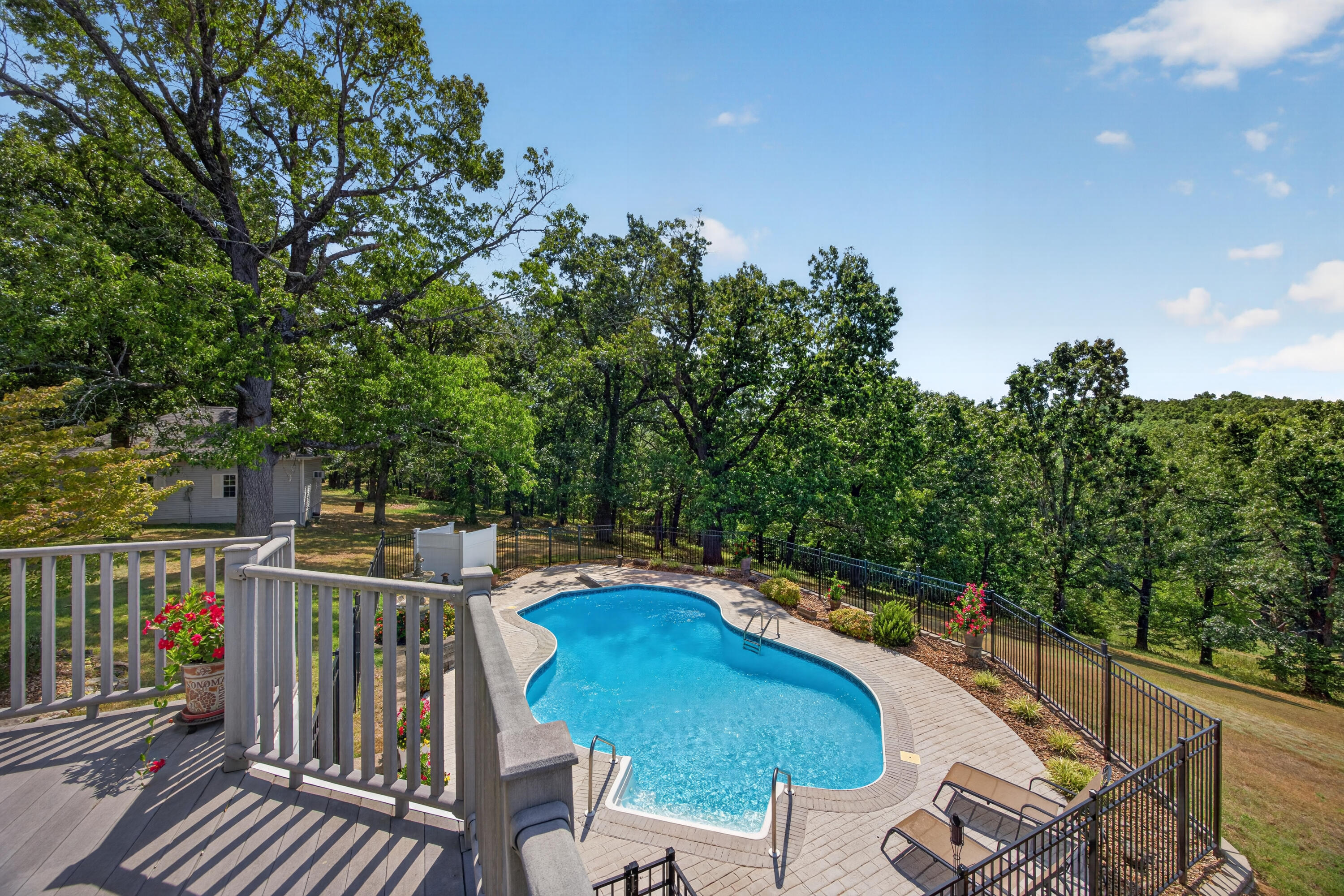 15531 Kentucky Road Property Photo 6