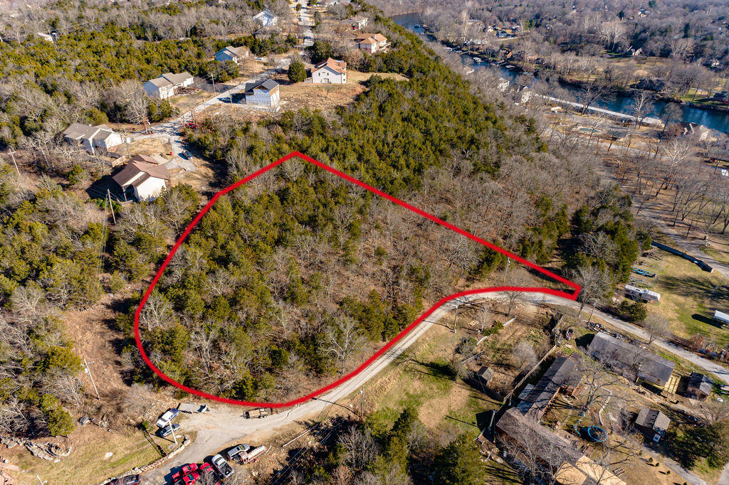 000 Shady Drive Property Photo 2