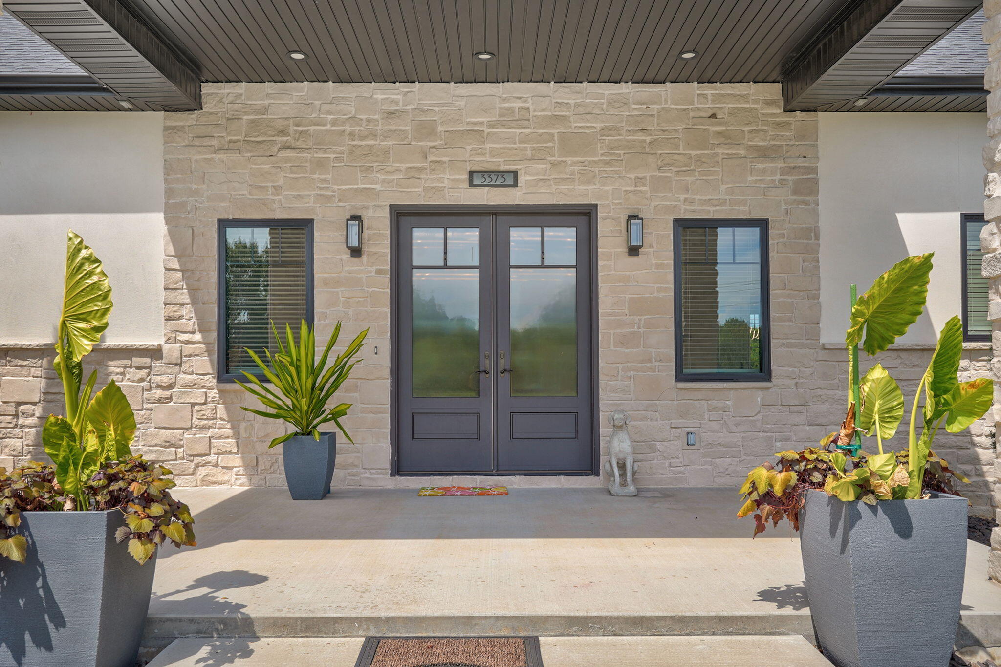 3373 Westwind Drive Property Photo 4