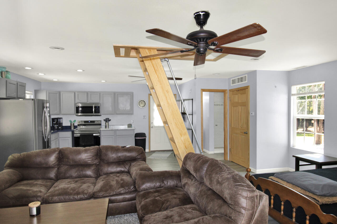 507 Private Lane 405 Property Photo 8