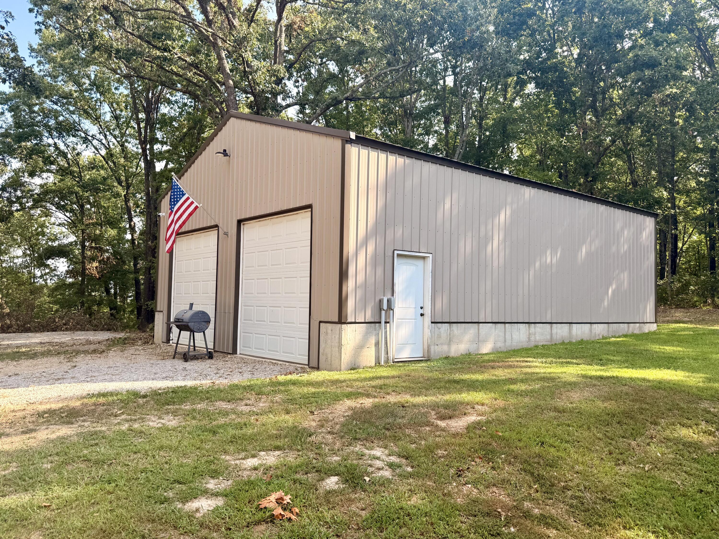 21275 State Hwy P Property Photo 3