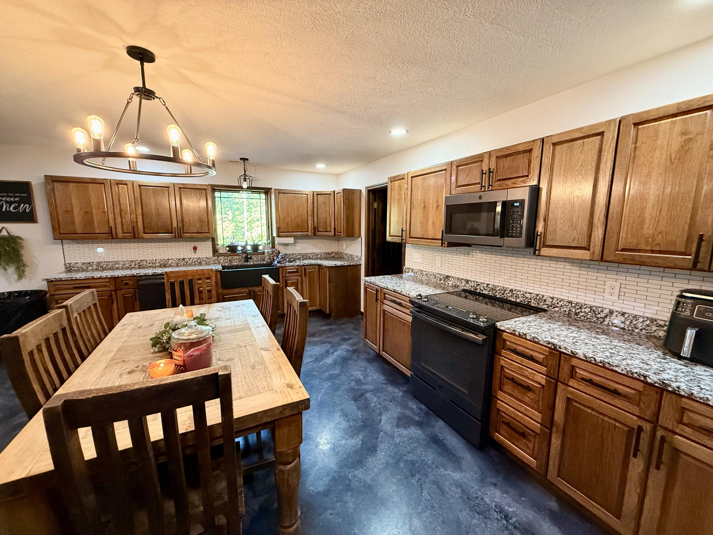 21275 State Hwy P Property Photo 10
