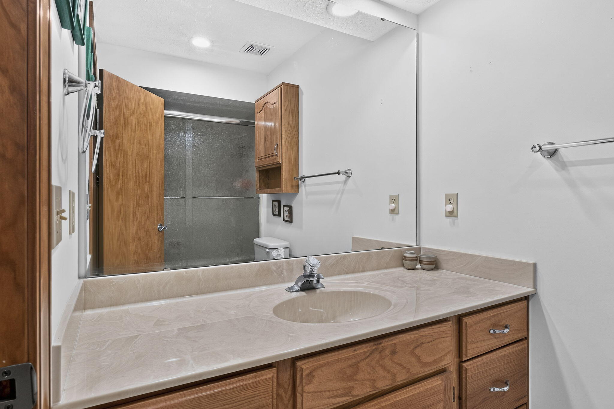 1934 East Ridgewood Drive Property Photo 19