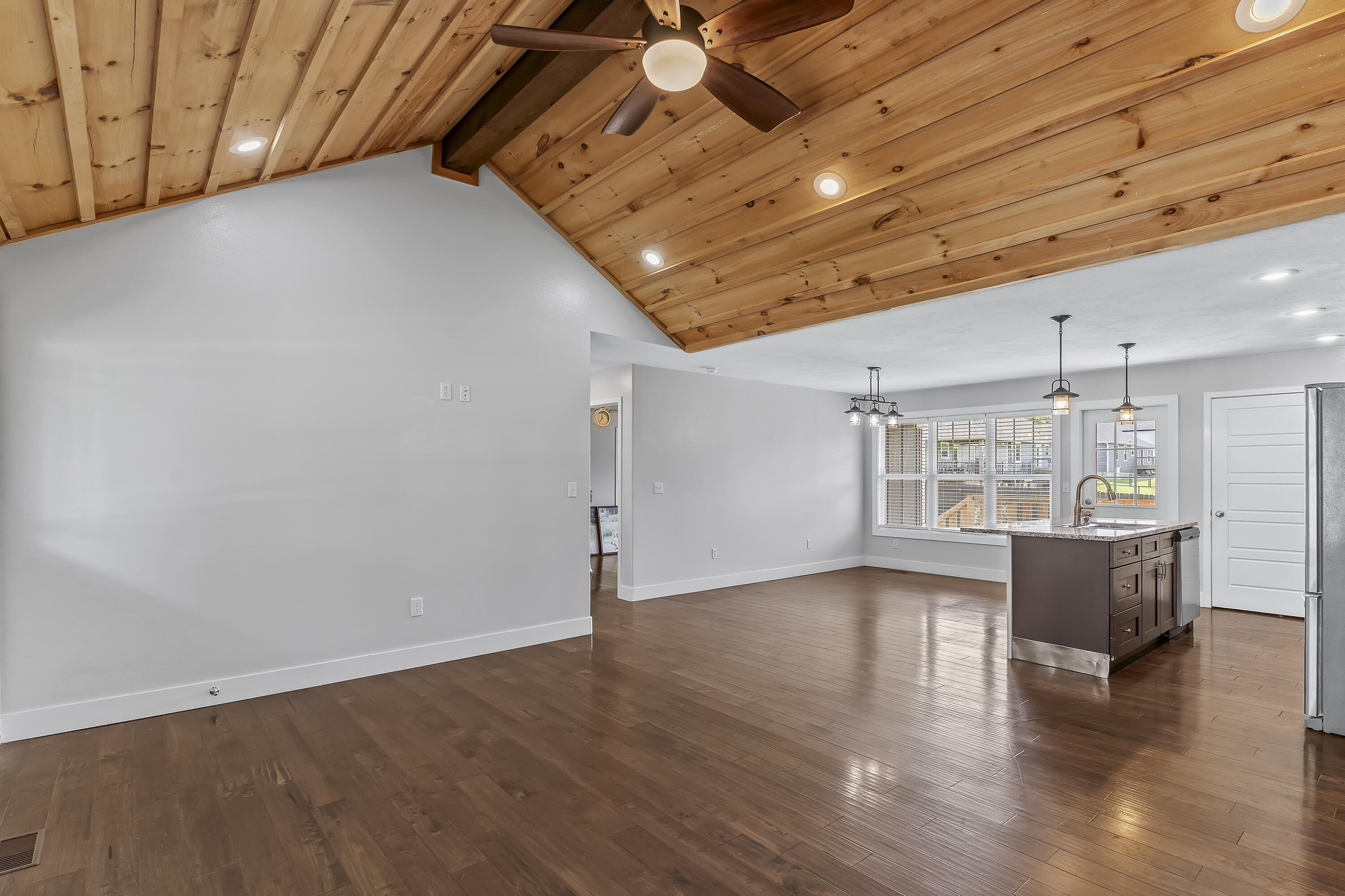 832 Shaffer Street Property Photo 5