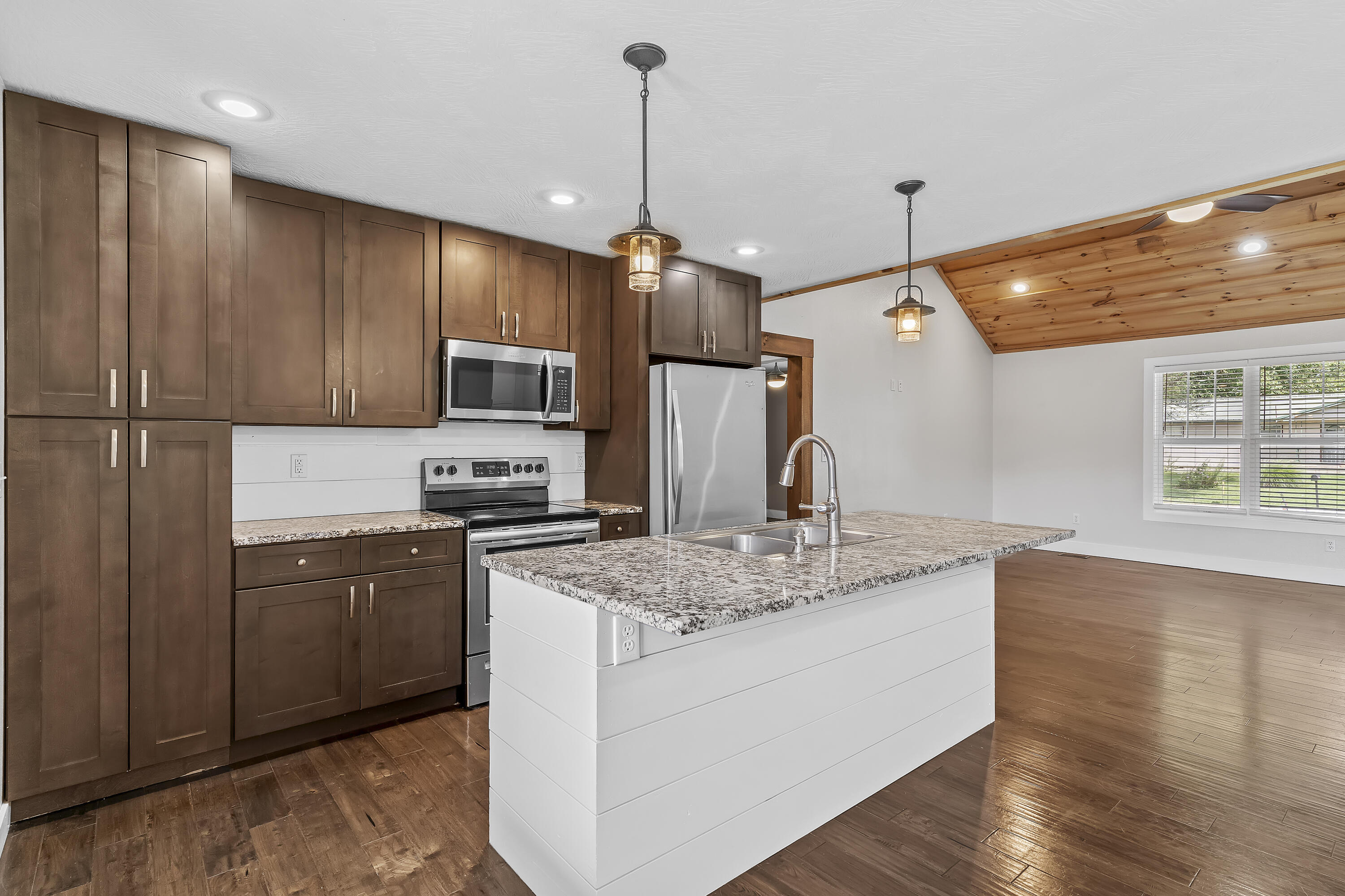 832 Shaffer Street Property Photo 13