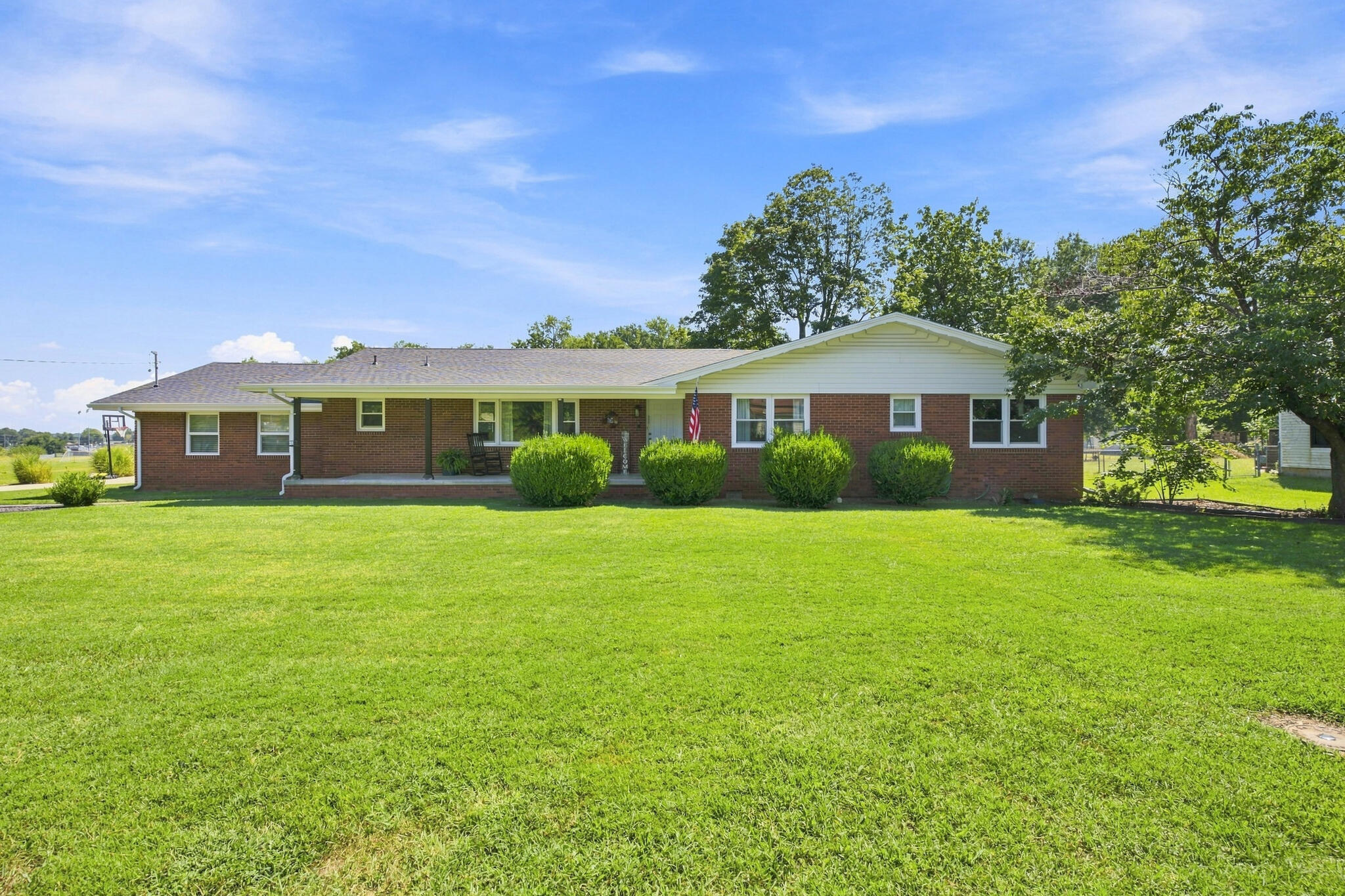 226 North Hampton Avenue Property Photo 3