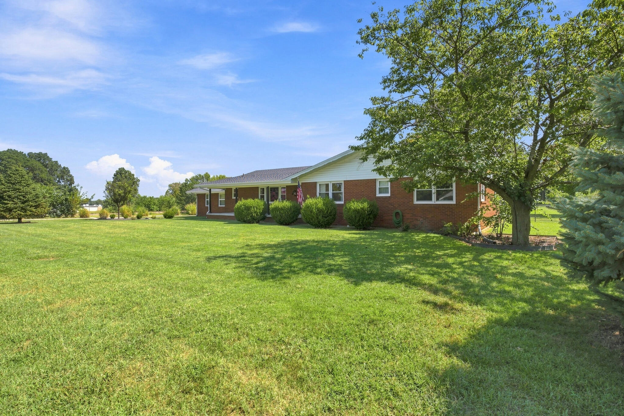 226 North Hampton Avenue Property Photo 4