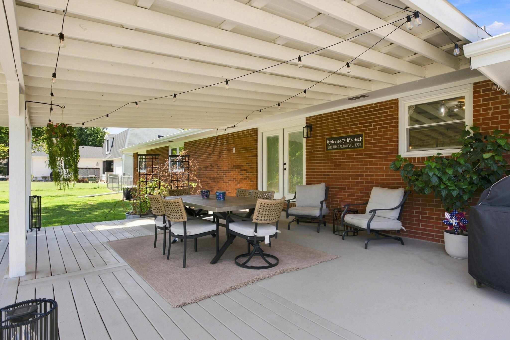 226 North Hampton Avenue Property Photo 37