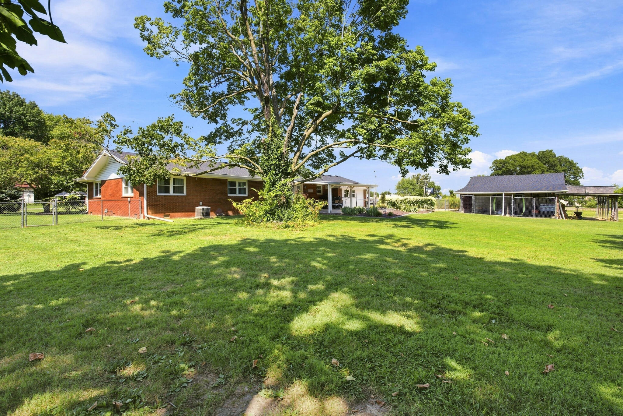 226 North Hampton Avenue Property Photo 38