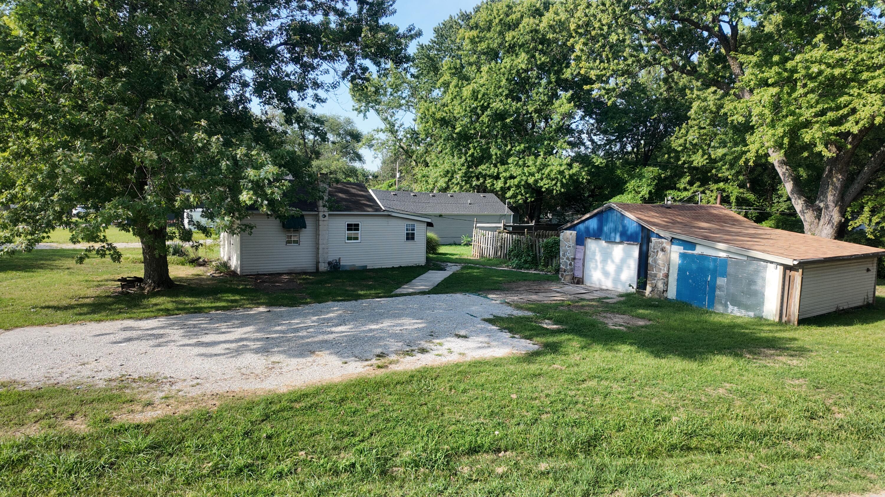1947 North Old Orchard Avenue Property Photo 2