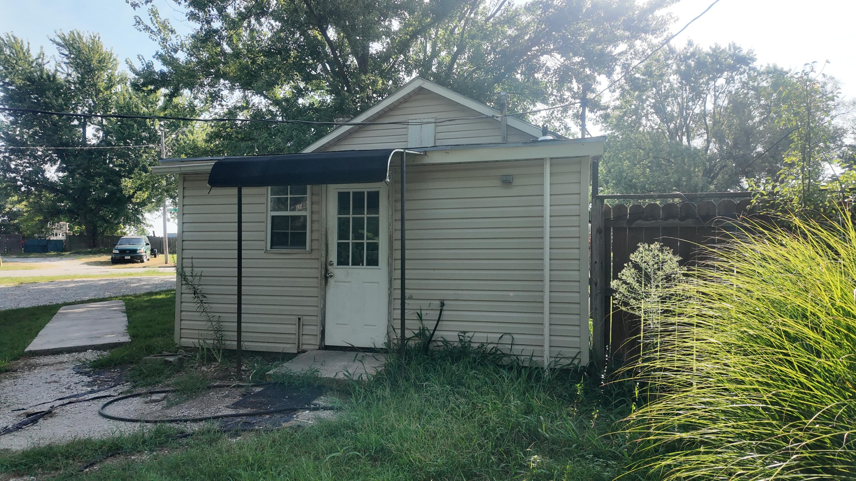 1947 North Old Orchard Avenue Property Photo 11
