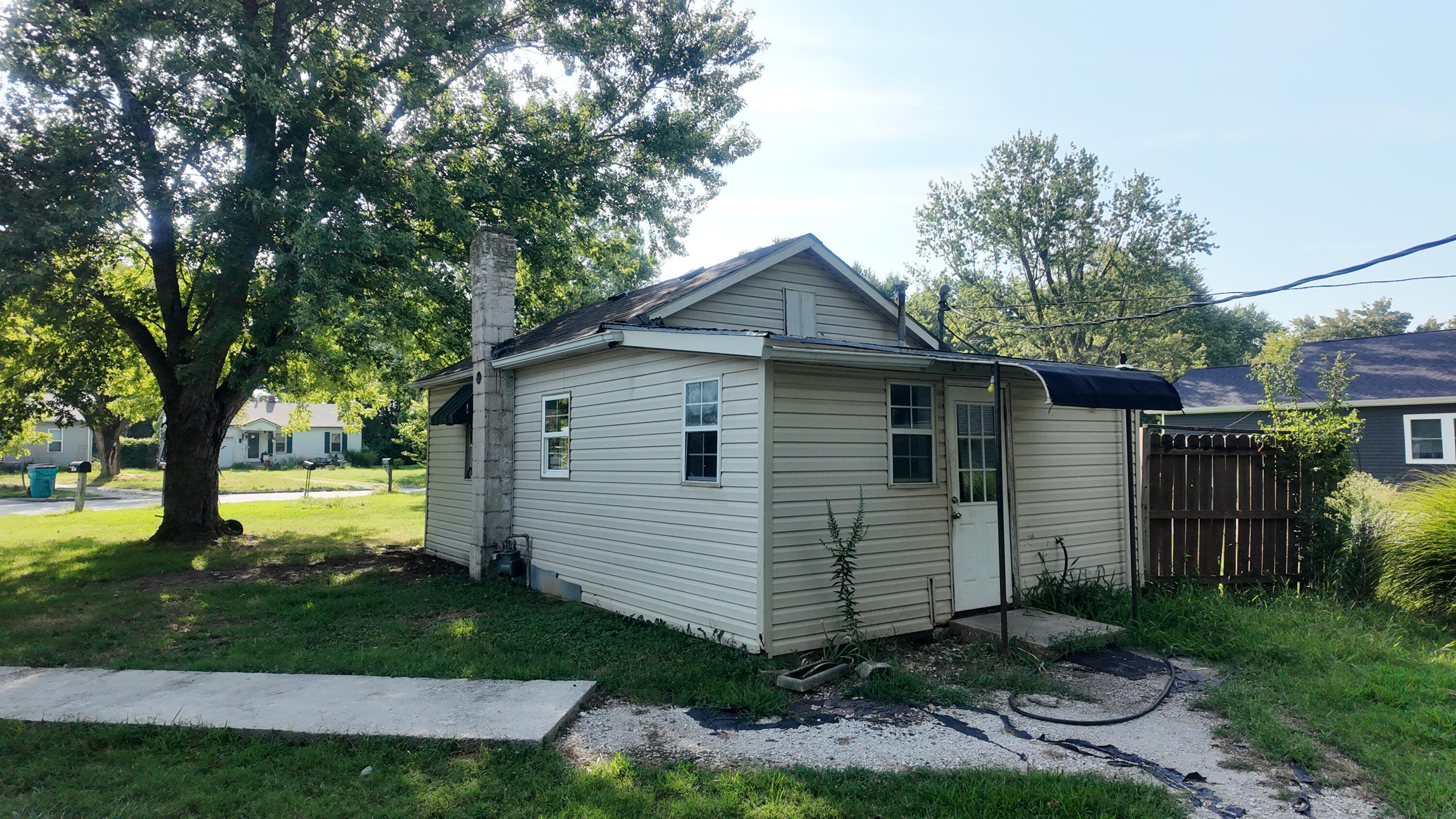 1947 North Old Orchard Avenue Property Photo 13