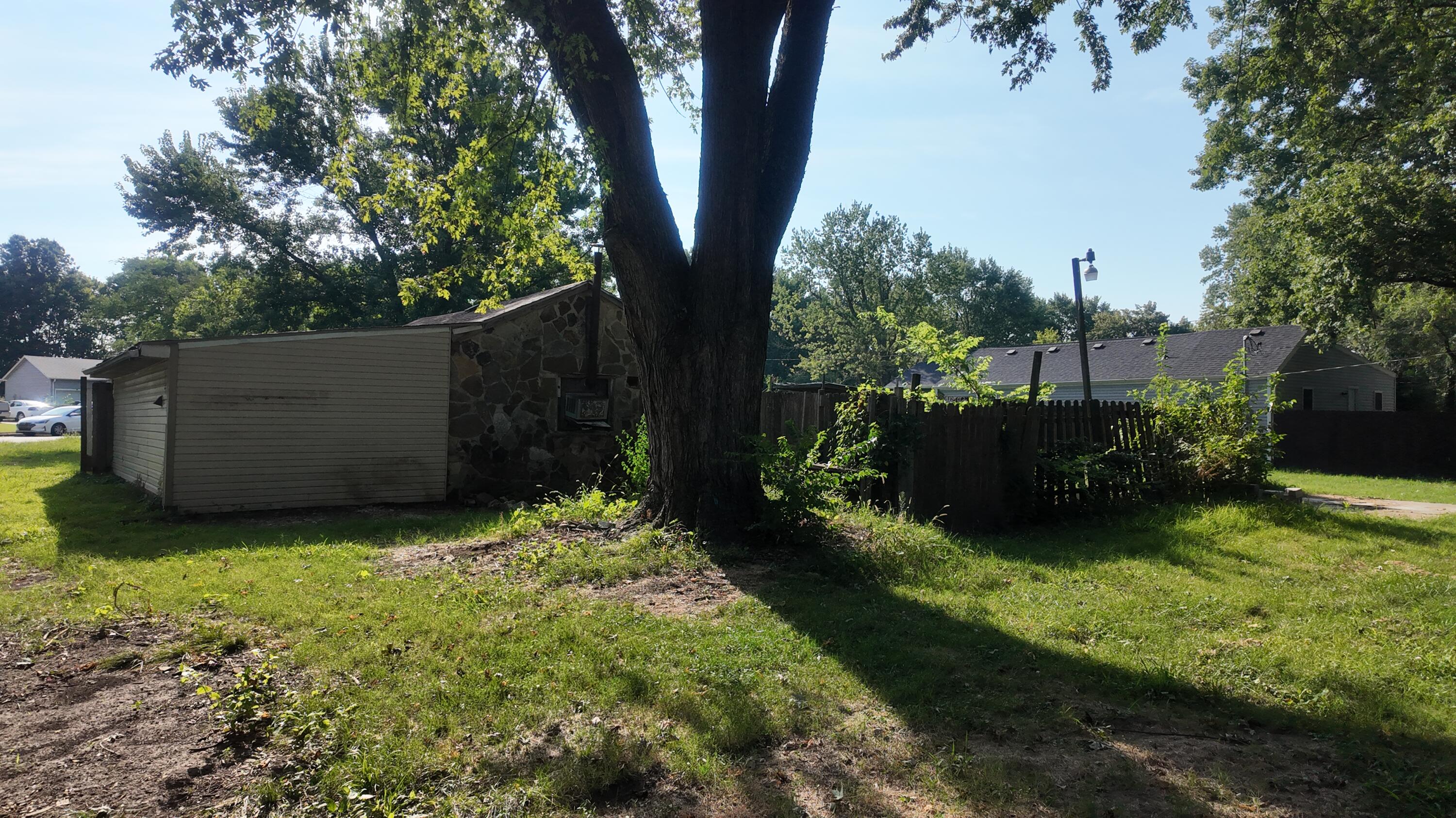 1947 North Old Orchard Avenue Property Photo 22
