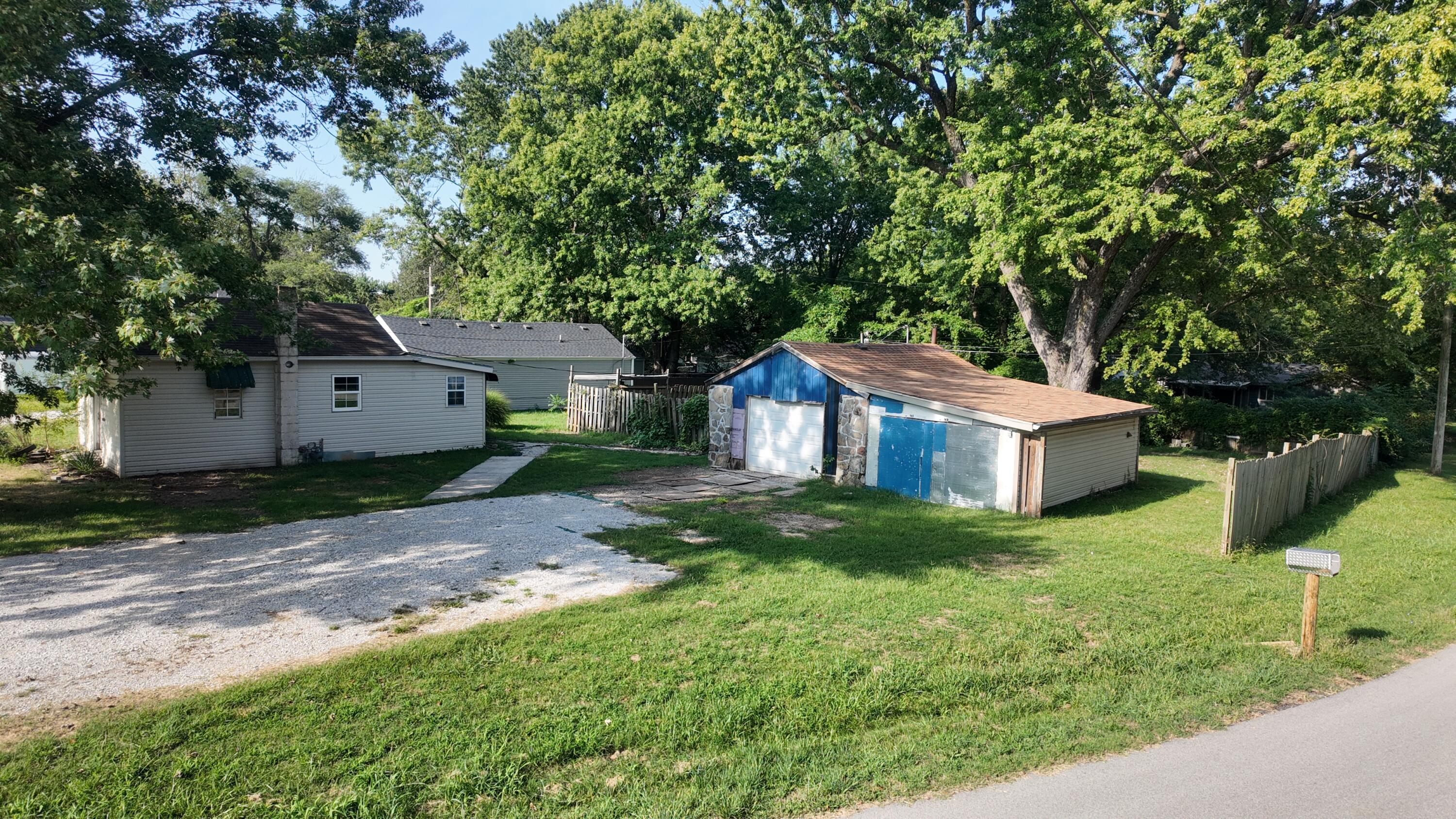 1947 North Old Orchard Avenue Property Photo 25