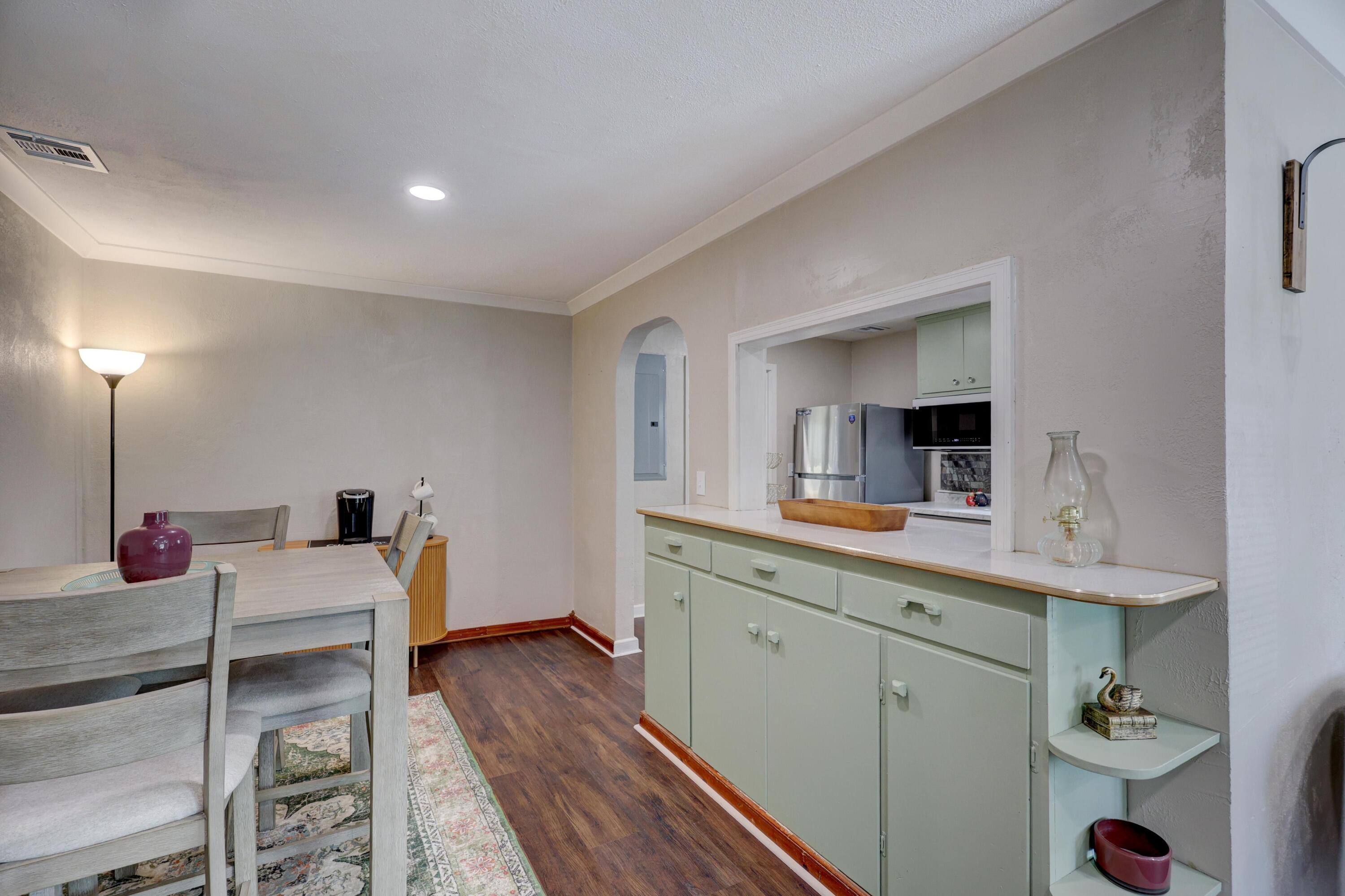 311 South Park Avenue Property Photo 11