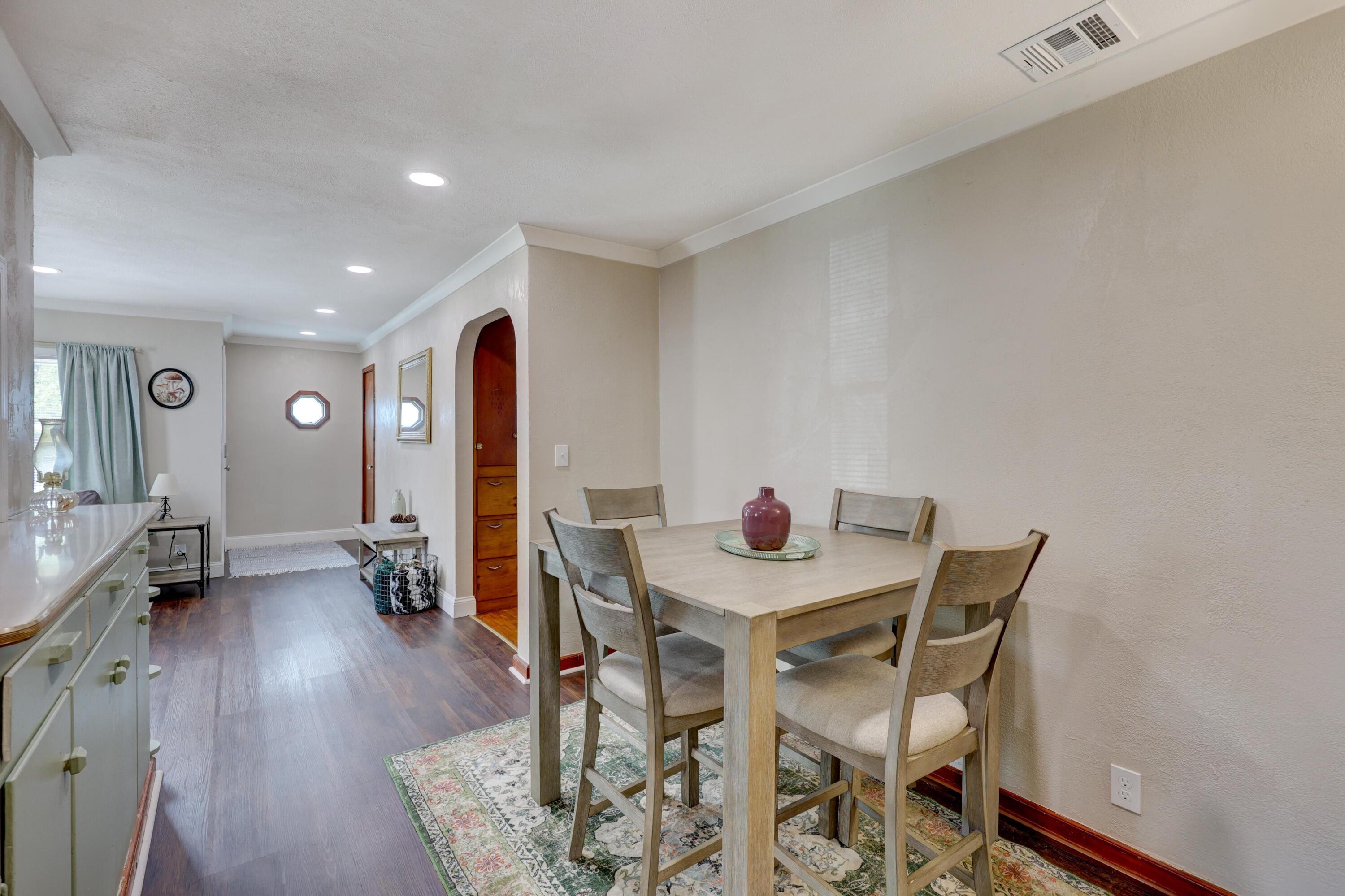 311 South Park Avenue Property Photo 12