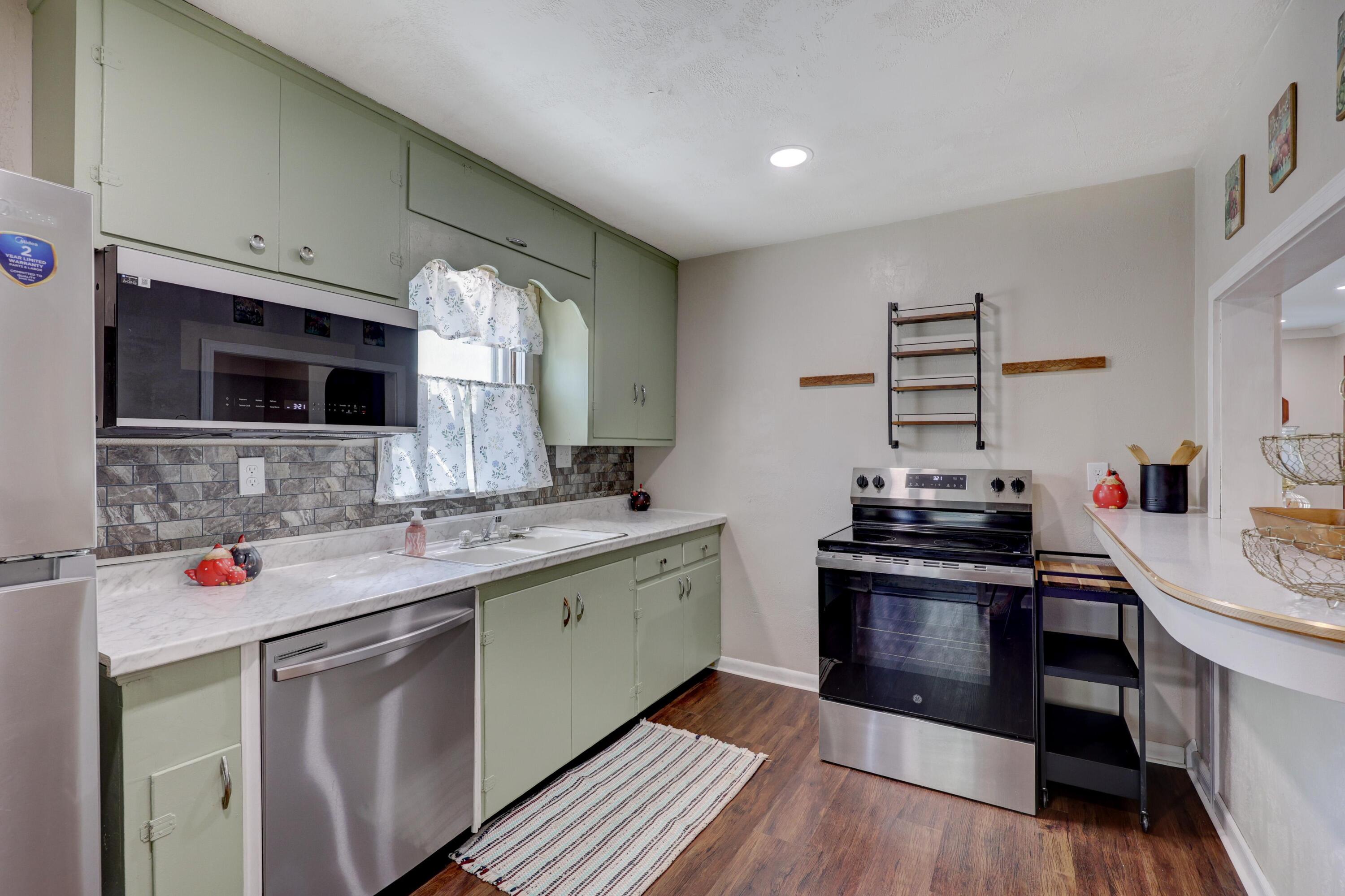 311 South Park Avenue Property Photo 16