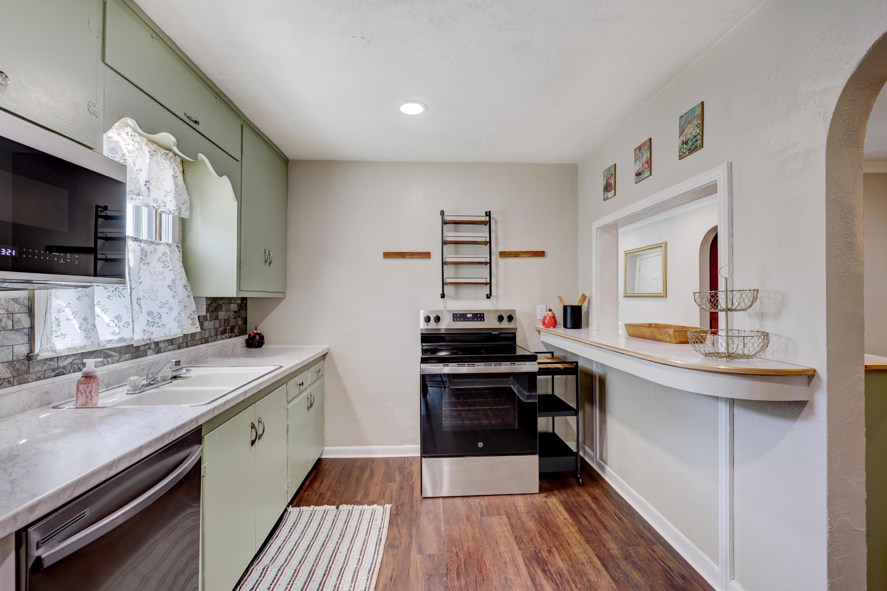311 South Park Avenue Property Photo 17