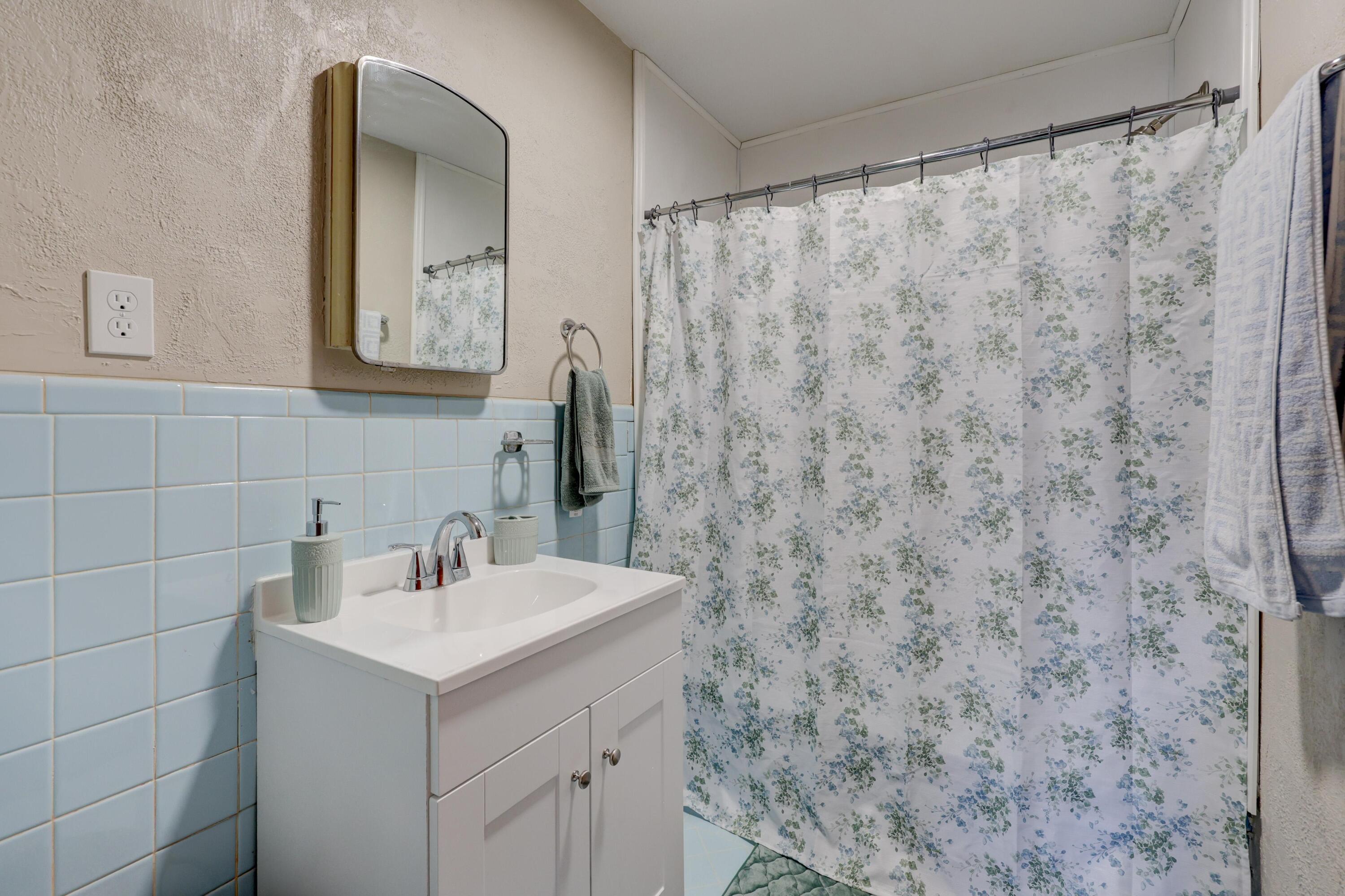 311 South Park Avenue Property Photo 18