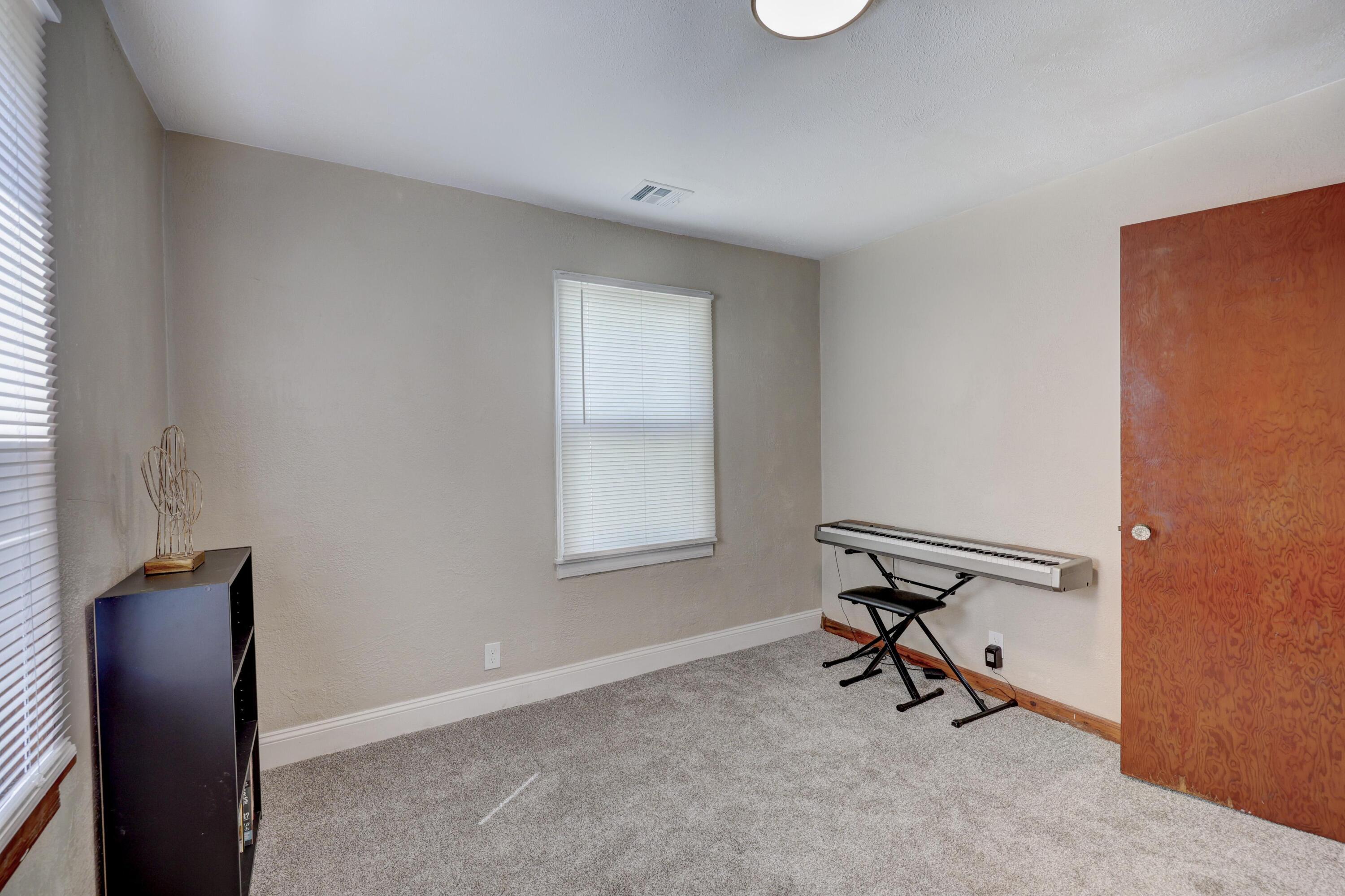 311 South Park Avenue Property Photo 20