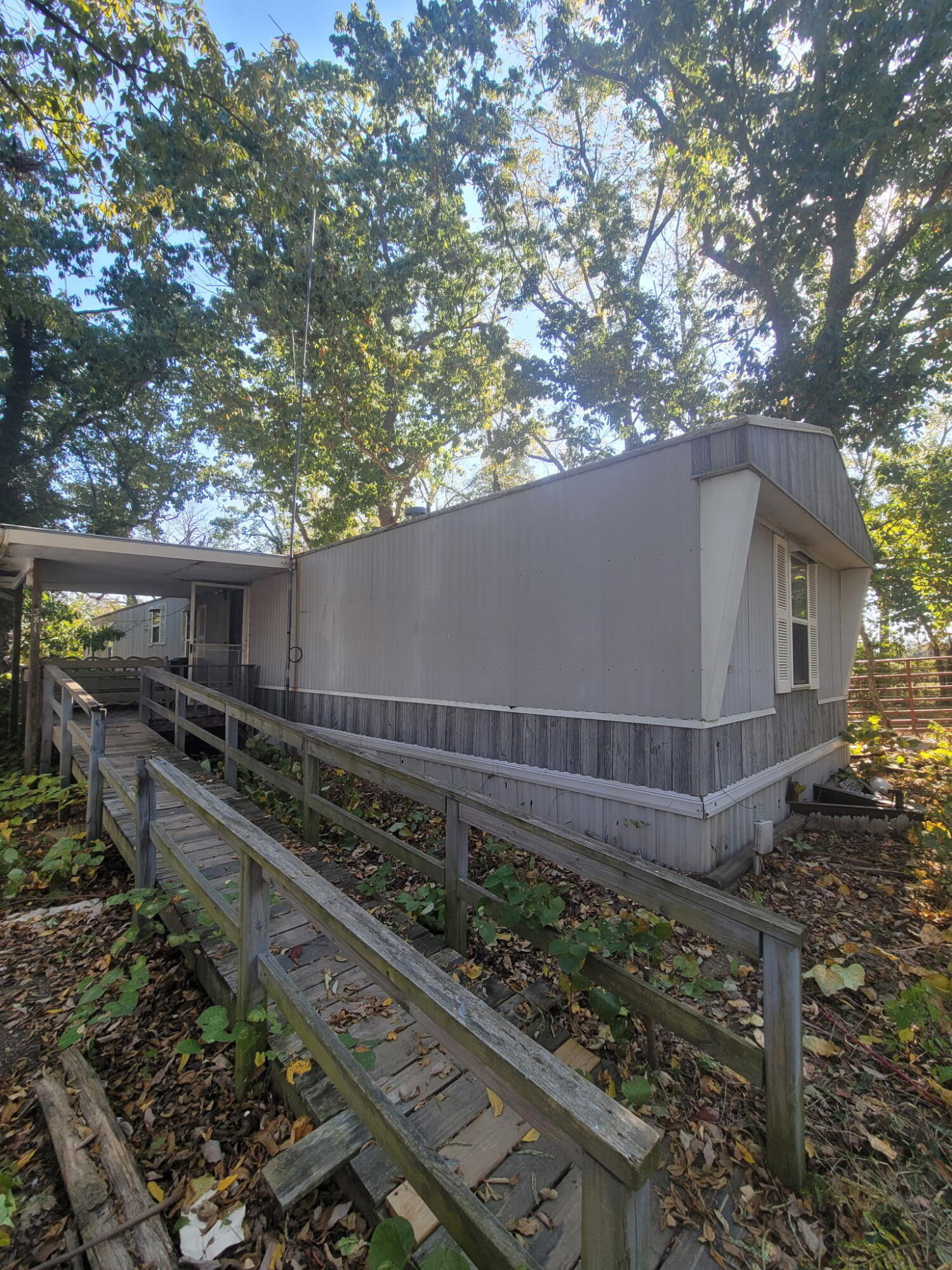 381 Mill Hollow Road Property Photo 1
