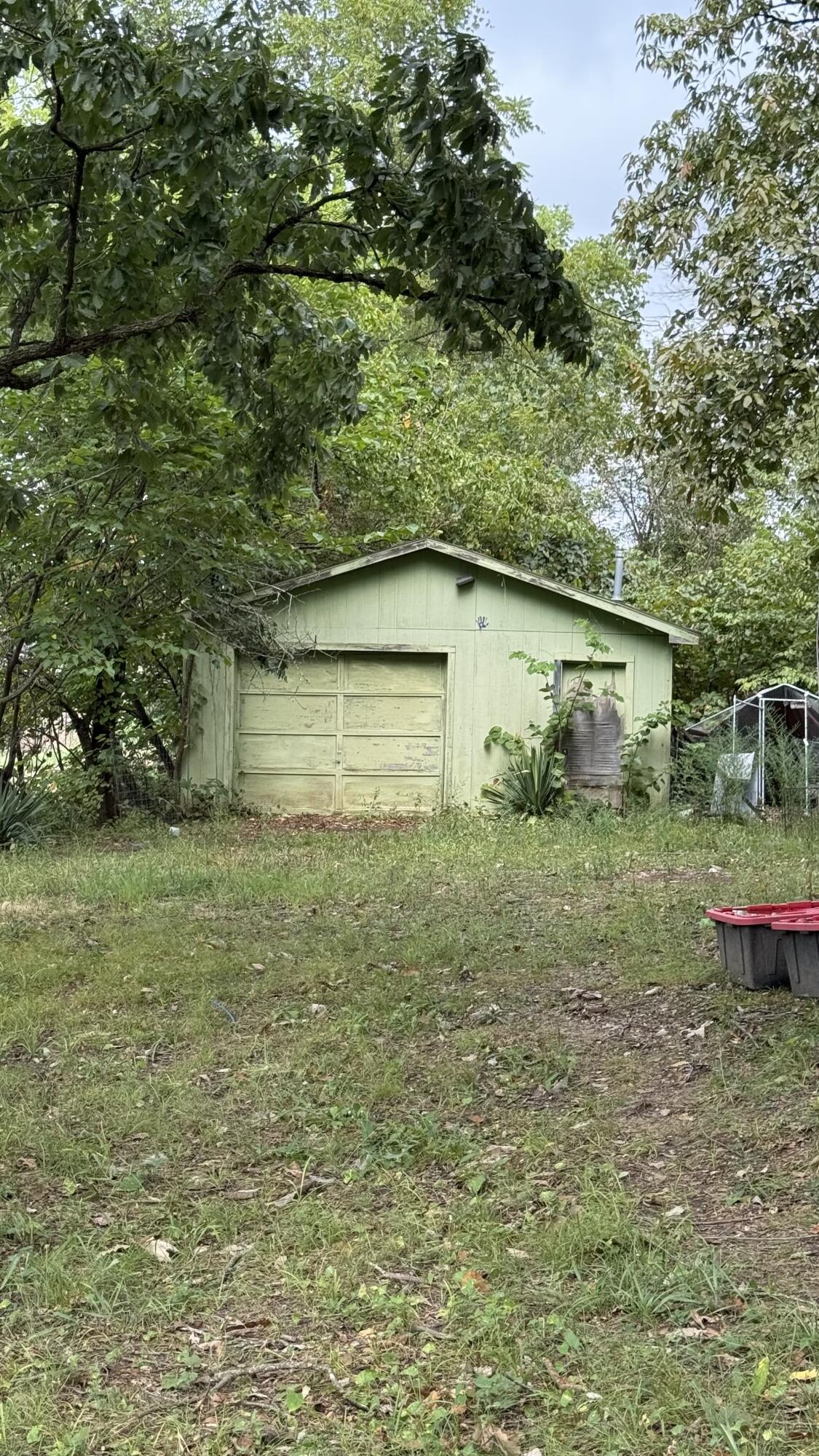381 Mill Hollow Road Property Photo 4
