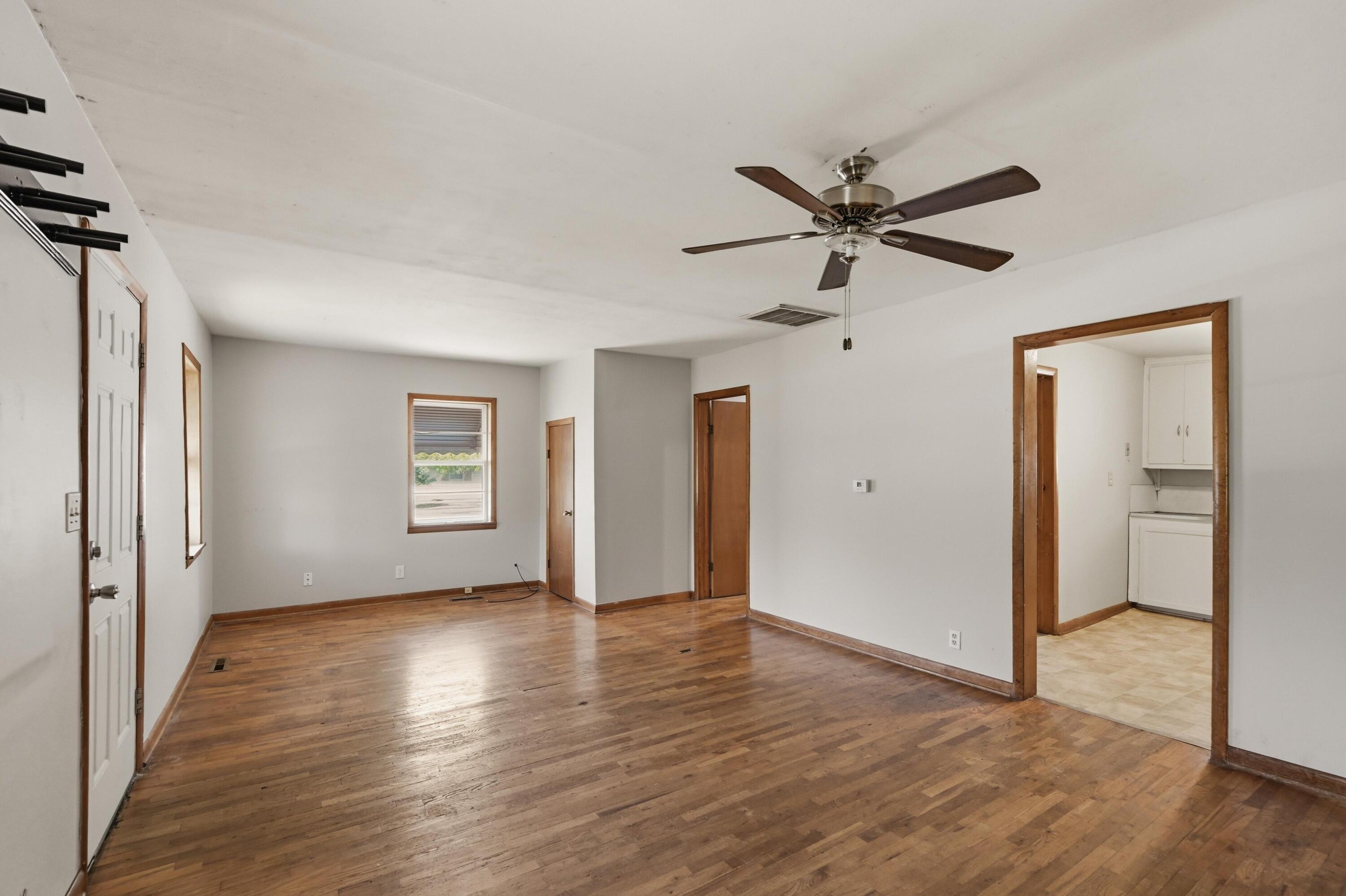 1229 South Monroe Avenue Property Photo 4