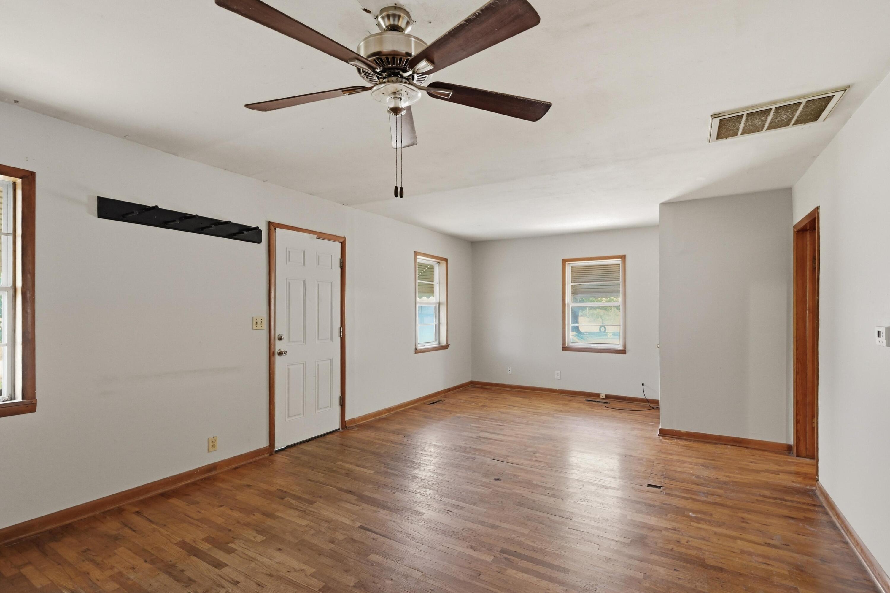 1229 South Monroe Avenue Property Photo 5