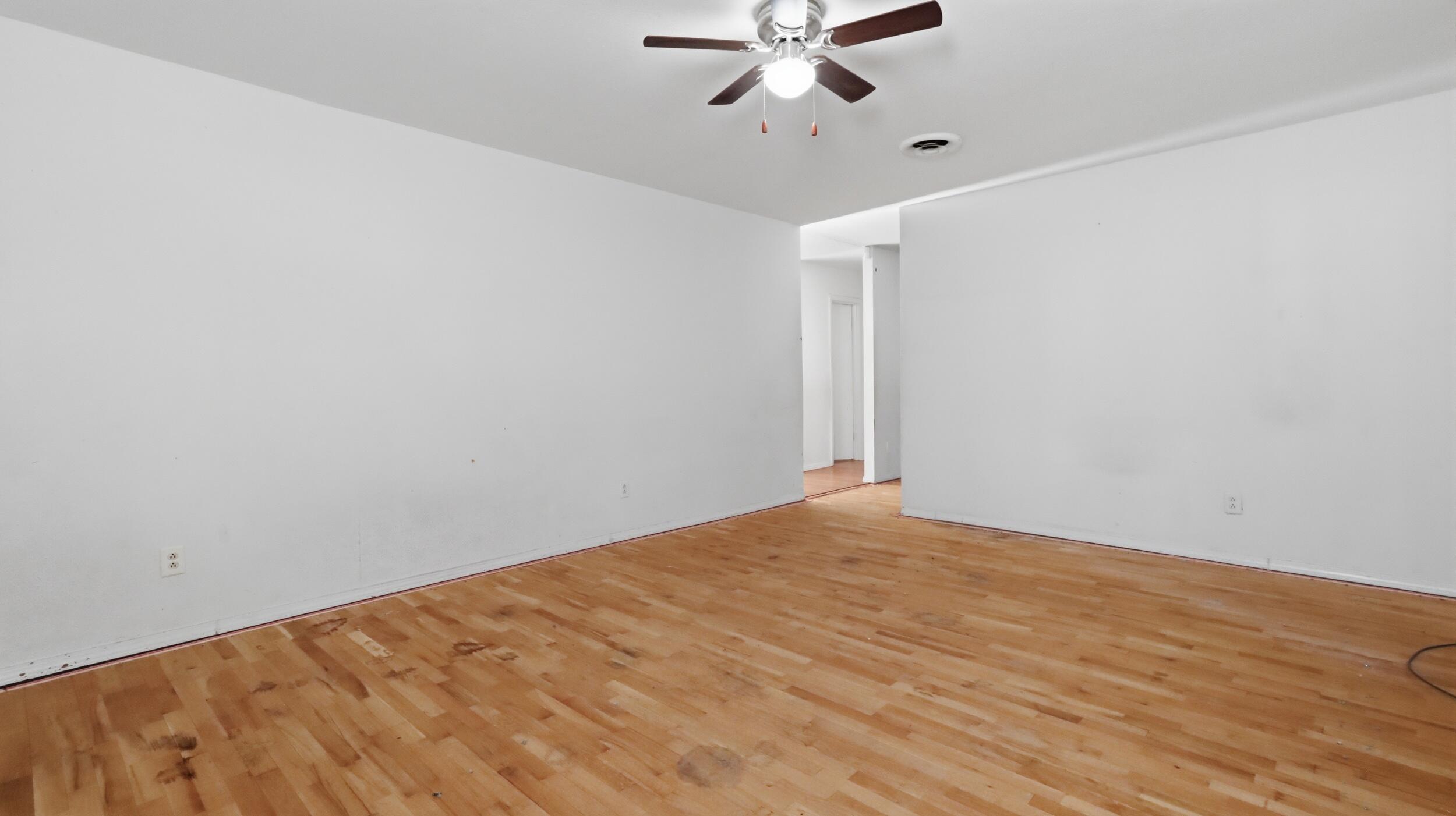 218 Pine Street Property Photo 2