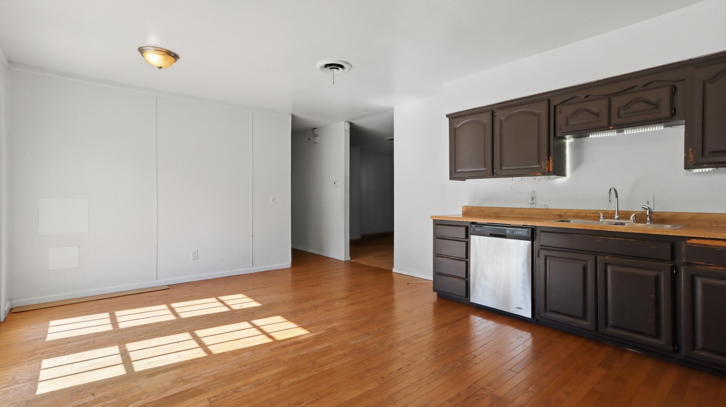 218 Pine Street Property Photo 10