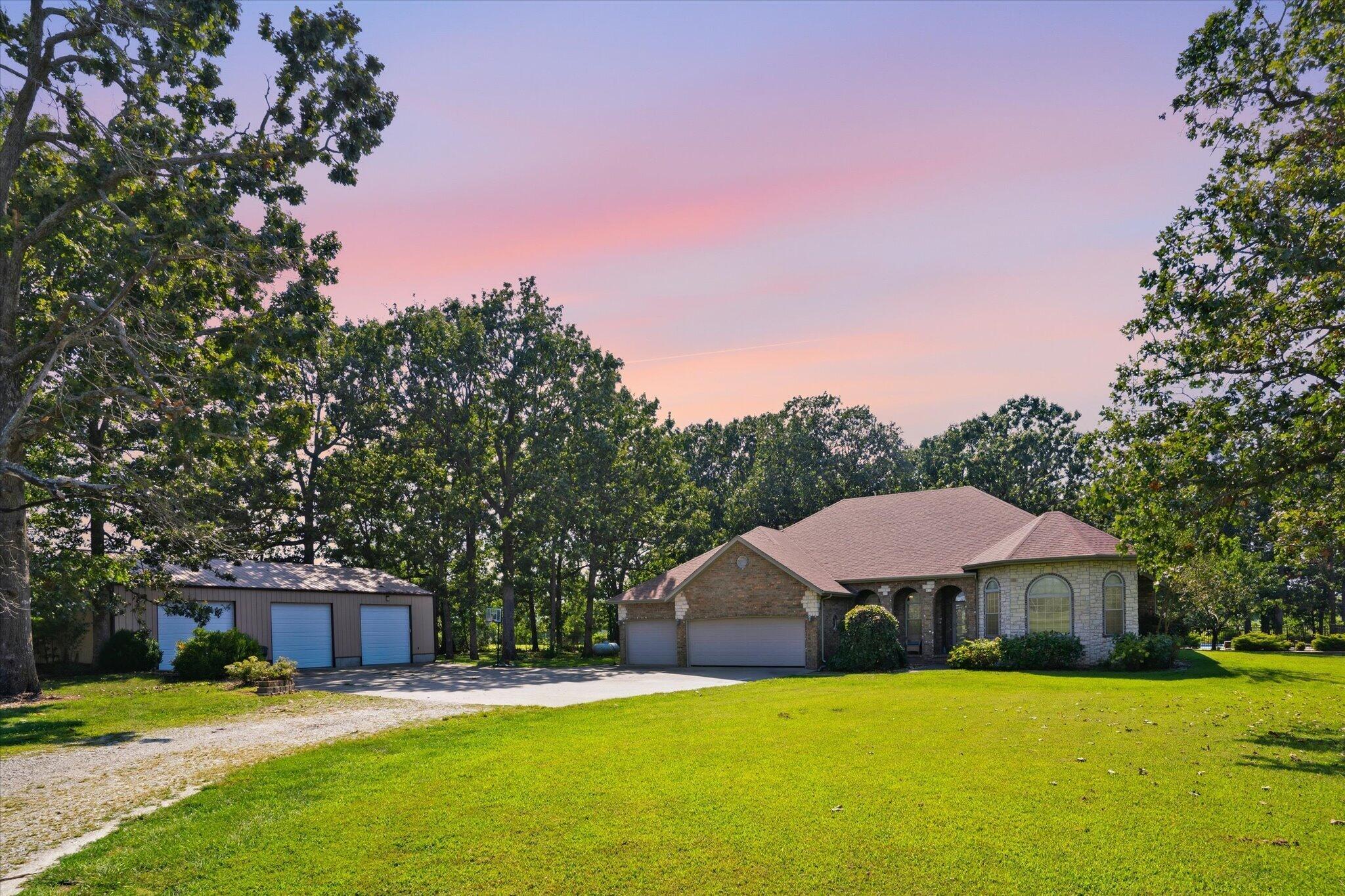 203 Reunion Acres Property Photo 4