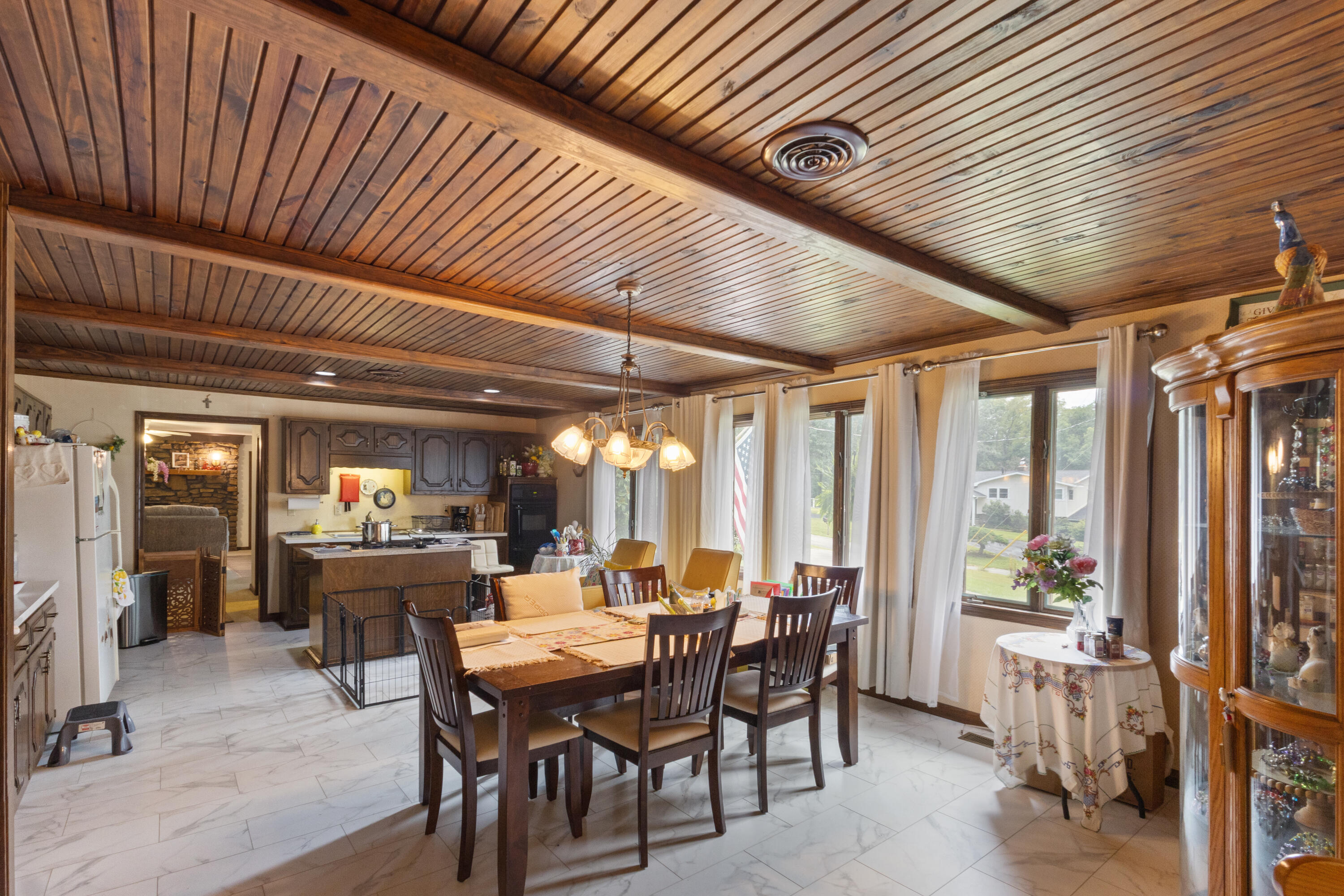 1017 Chinquapin Street Property Photo 8
